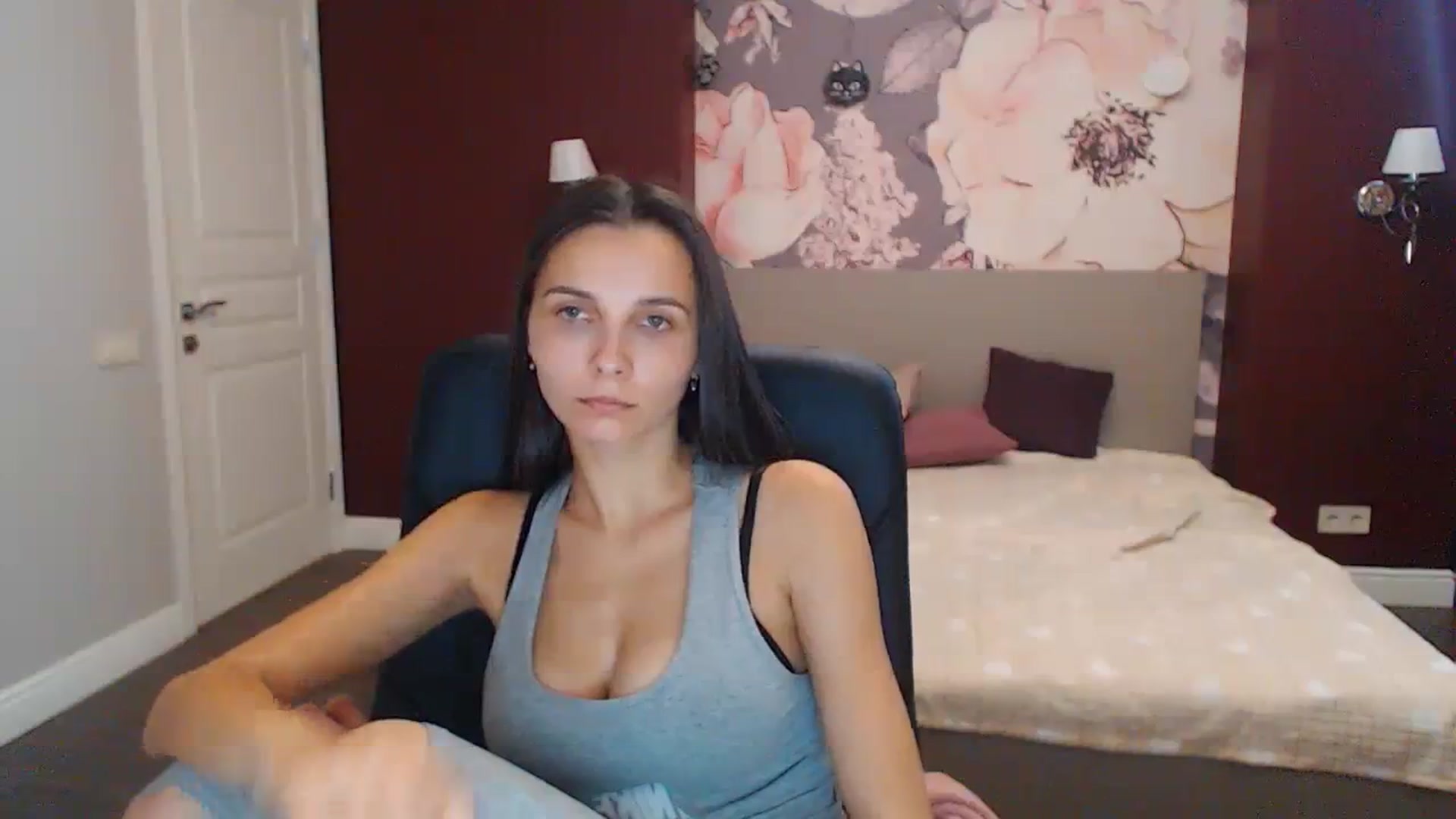 Gallery image thumbnail from Karina_Mils's myfreecams stream on, 10/02/2023, 10:00 image 10 of 20