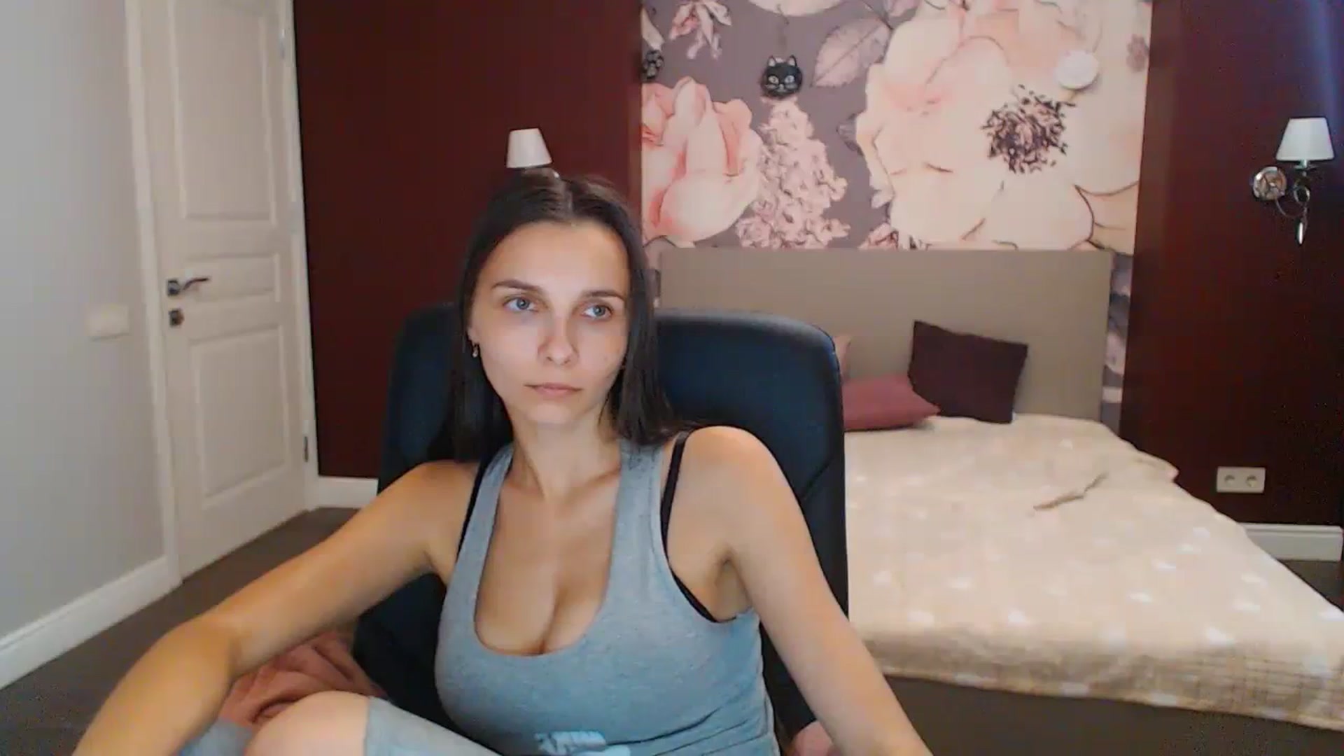 Gallery image thumbnail from Karina_Mils's myfreecams stream on, 10/02/2023, 10:00 image 20 of 20