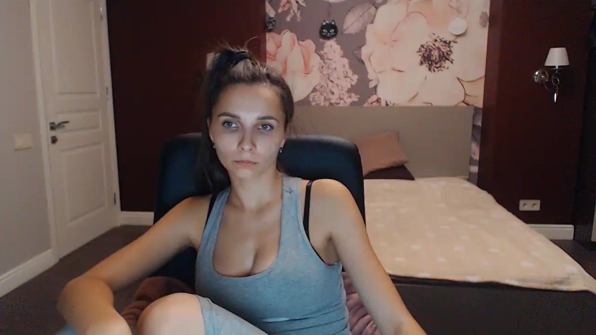 Gallery image thumbnail from Karina_Mils's myfreecams stream on, 10/06/2023, 16:52 image 1 of 20