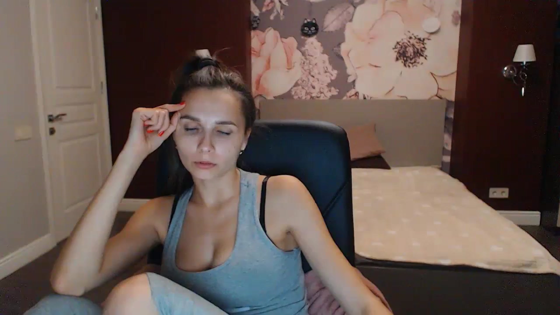 Gallery image thumbnail from Karina_Mils's myfreecams stream on, 10/06/2023, 16:52 image 19 of 20
