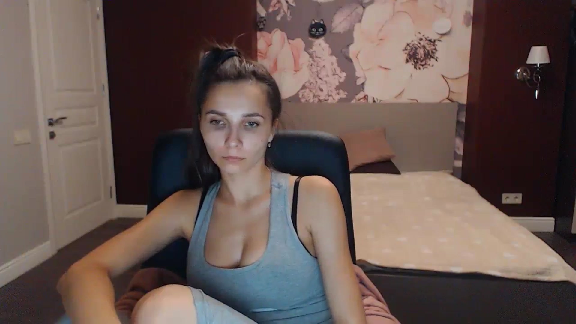 Gallery image thumbnail from Karina_Mils's myfreecams stream on, 10/06/2023, 16:52 image 3 of 20
