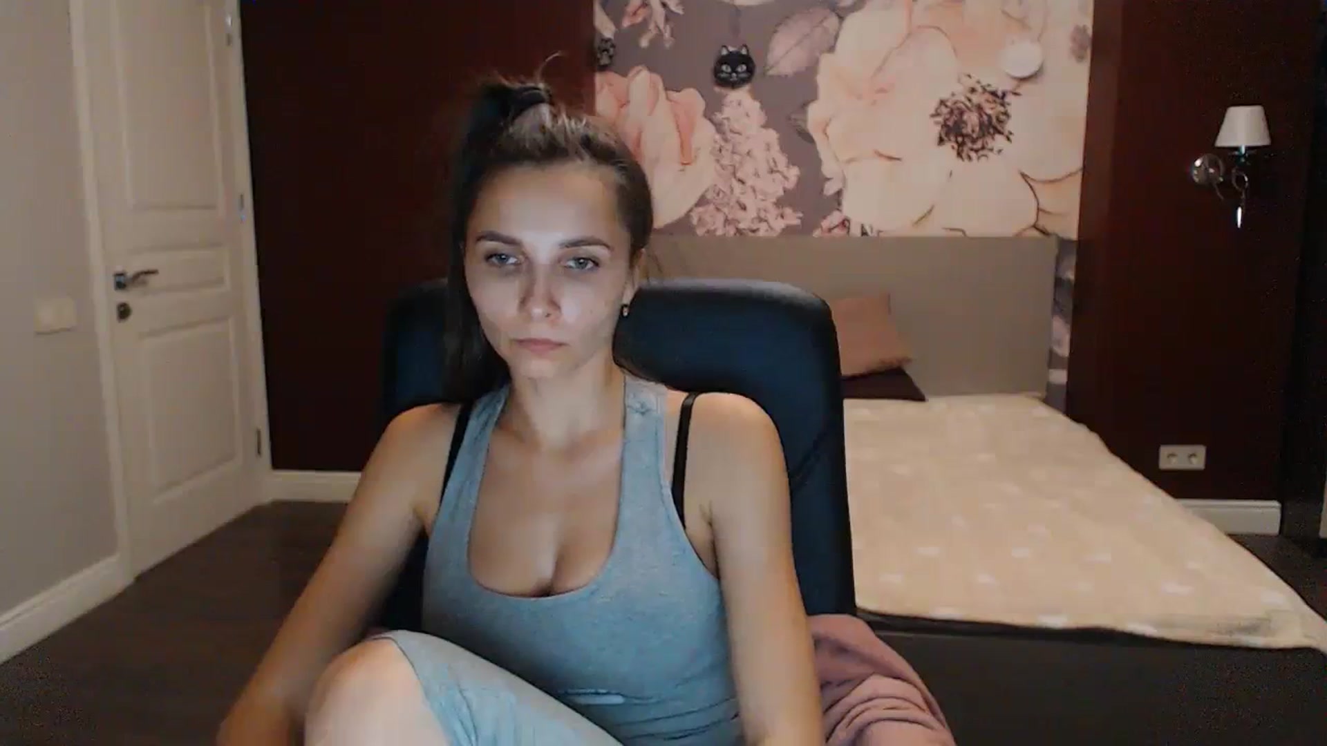 Gallery image thumbnail from Karina_Mils's myfreecams stream on, 10/06/2023, 16:52 image 8 of 20