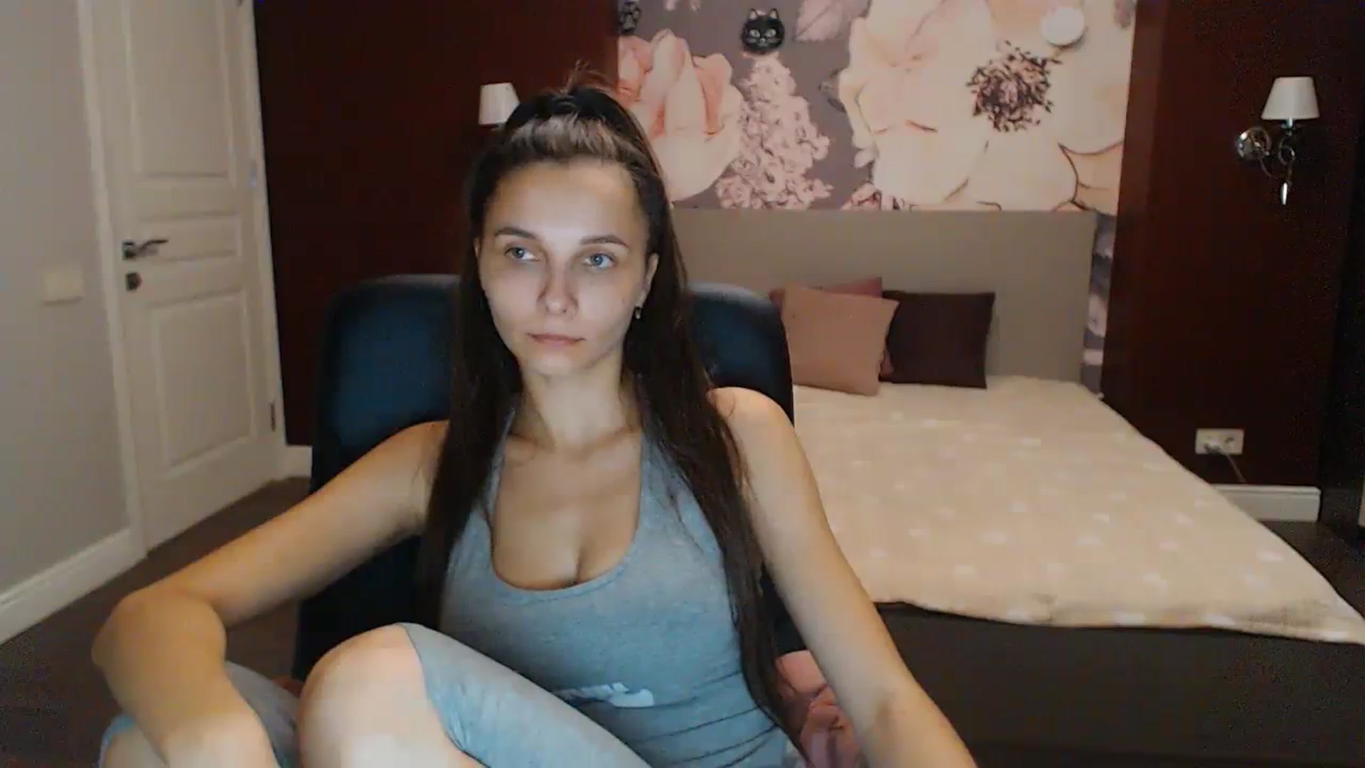 Gallery image thumbnail from Karina_Mils's myfreecams stream on, 10/08/2023, 11:41 image 3 of 20