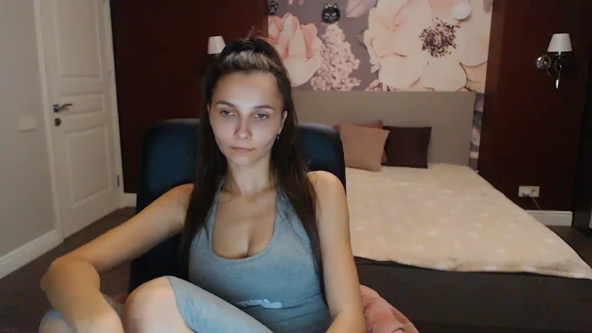Gallery image thumbnail from Karina_Mils's myfreecams stream on, 10/08/2023, 11:41 image 7 of 20