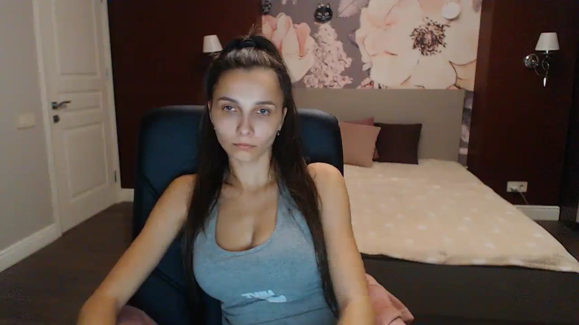 Gallery image thumbnail from Karina_Mils's myfreecams stream on, 10/08/2023, 11:41 image 10 of 20