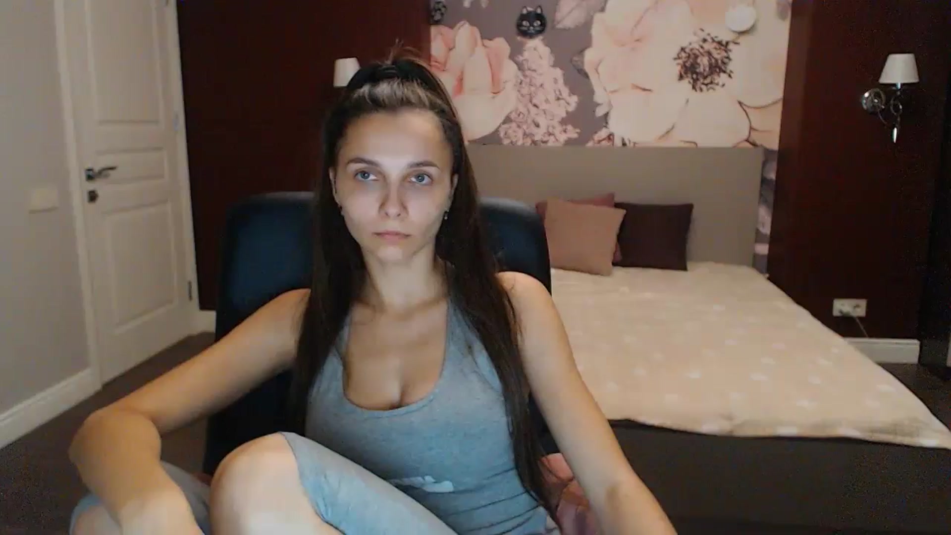 Gallery image thumbnail from Karina_Mils's myfreecams stream on, 10/08/2023, 11:41 image 1 of 20