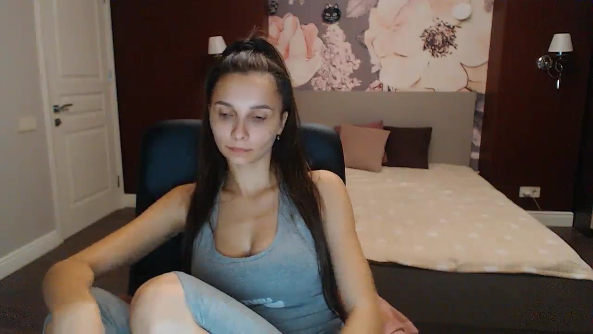 Gallery image thumbnail from Karina_Mils's myfreecams stream on, 10/08/2023, 11:41 image 5 of 20