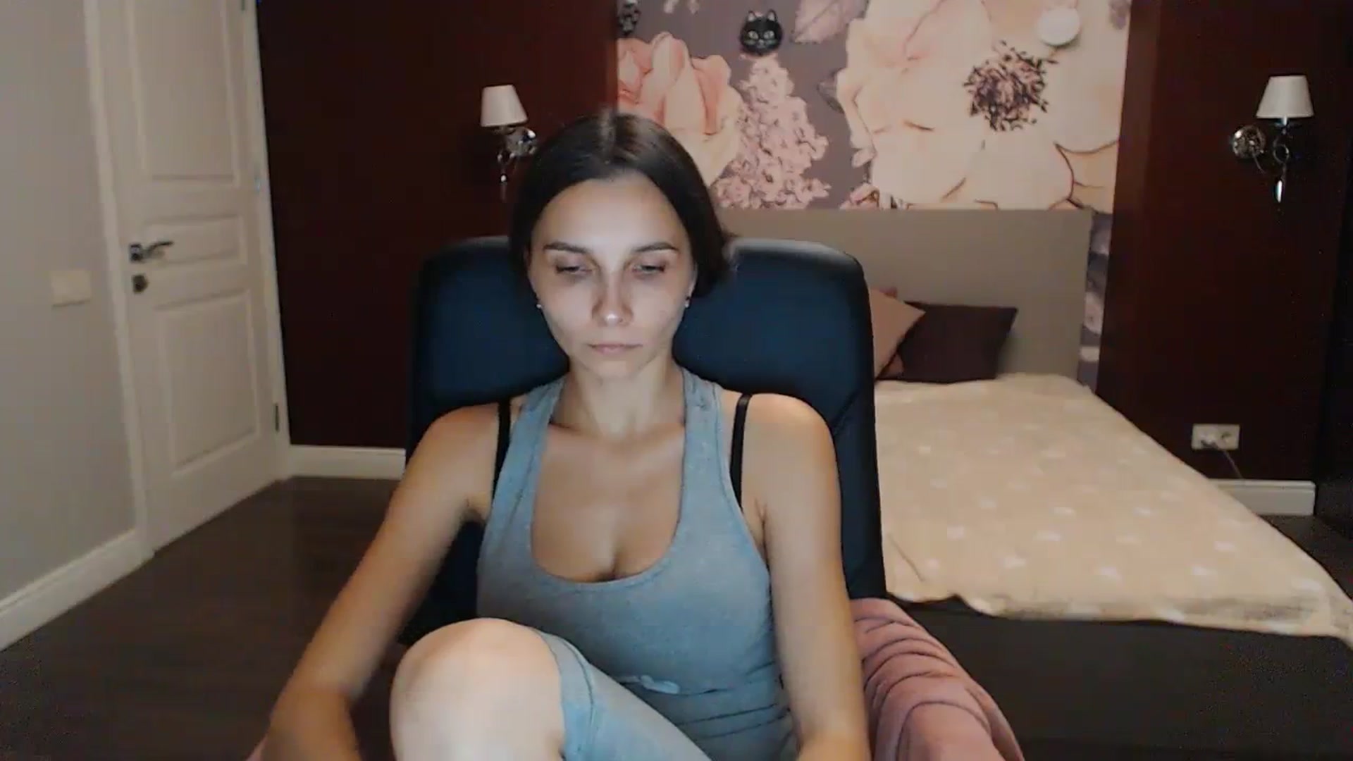 Gallery image thumbnail from Karina_Mils's myfreecams stream on, 10/08/2023, 15:16 image 4 of 20