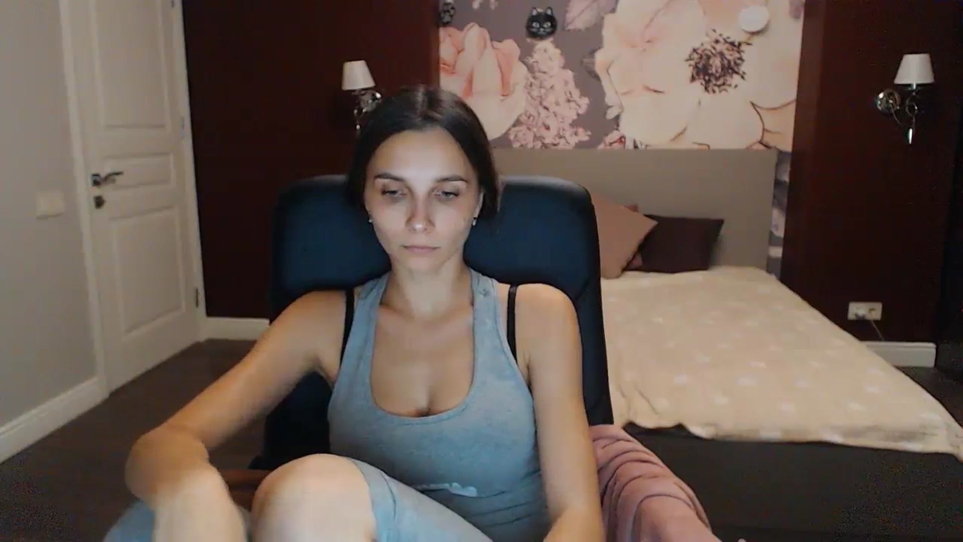 Gallery image thumbnail from Karina_Mils's myfreecams stream on, 10/08/2023, 15:16 image 9 of 20