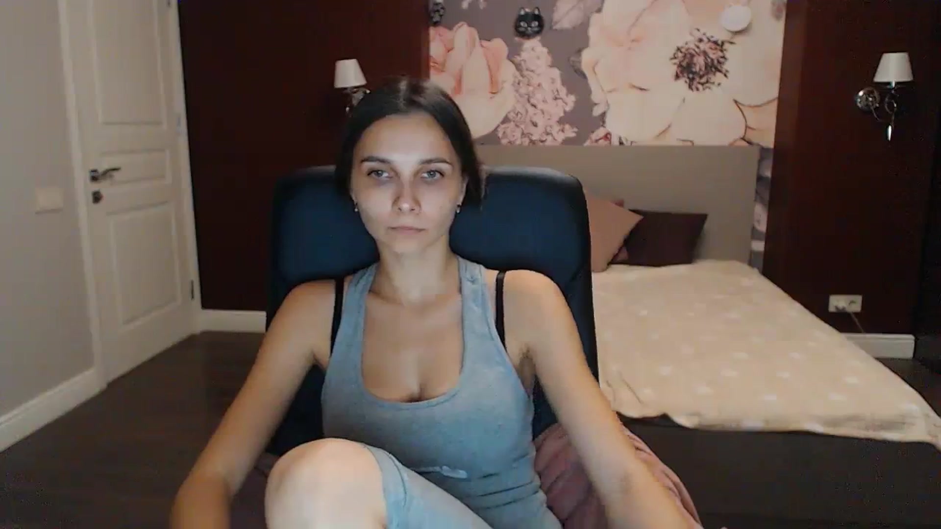 Gallery image thumbnail from Karina_Mils's myfreecams stream on, 10/08/2023, 15:16 image 8 of 20