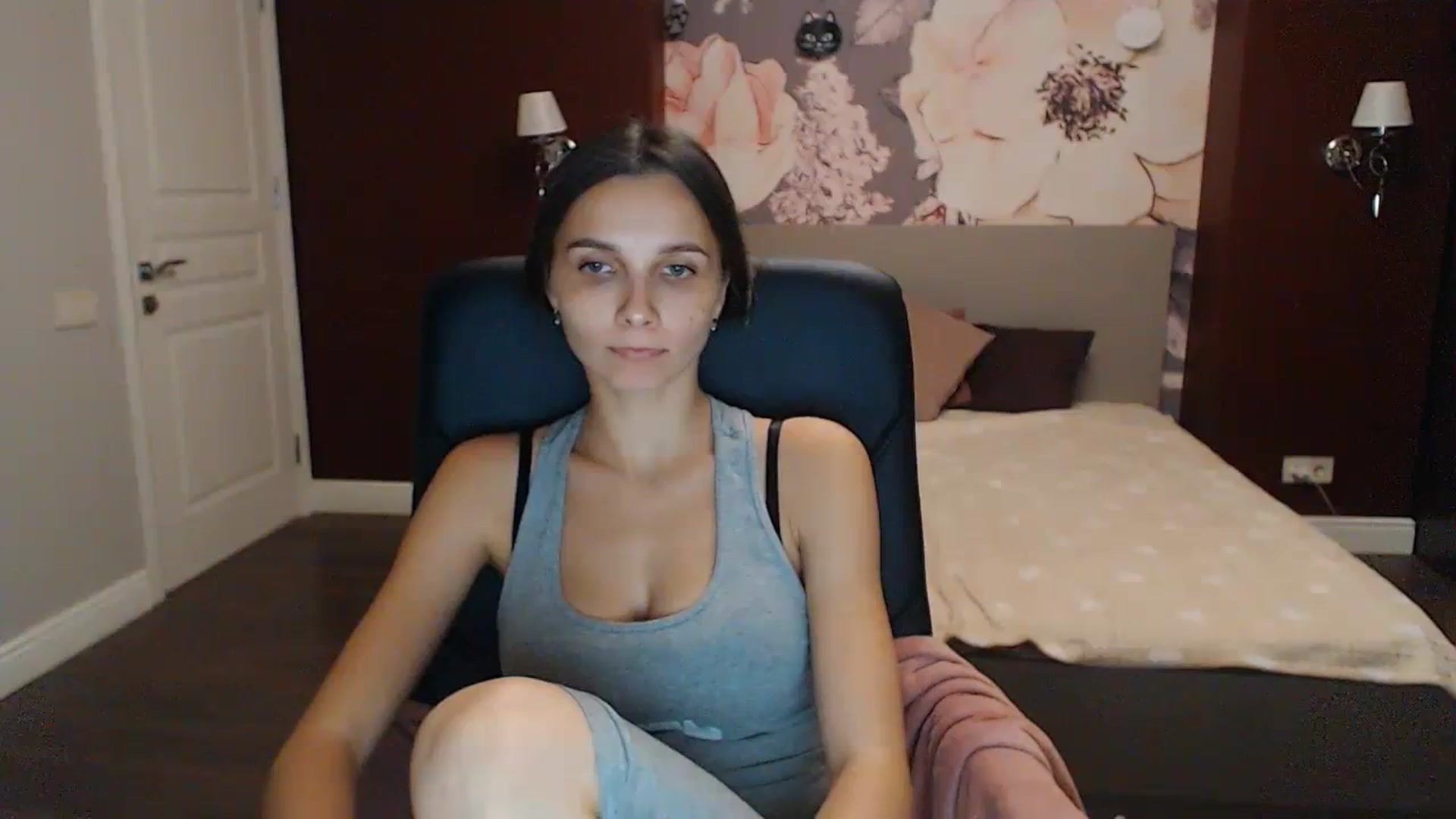 Gallery image thumbnail from Karina_Mils's myfreecams stream on, 10/08/2023, 15:16 image 7 of 20
