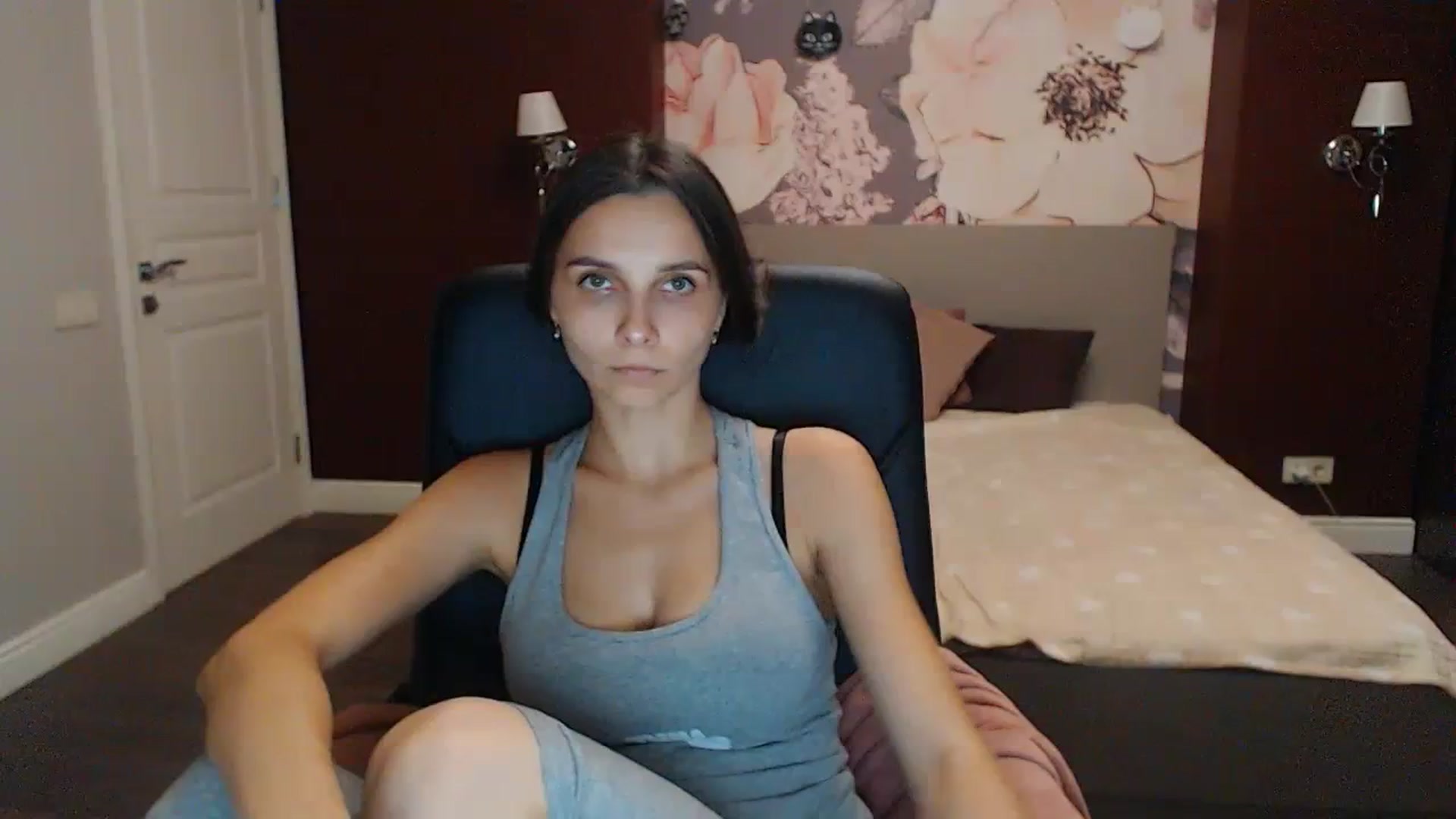 Gallery image thumbnail from Karina_Mils's myfreecams stream on, 10/08/2023, 15:16 image 18 of 20