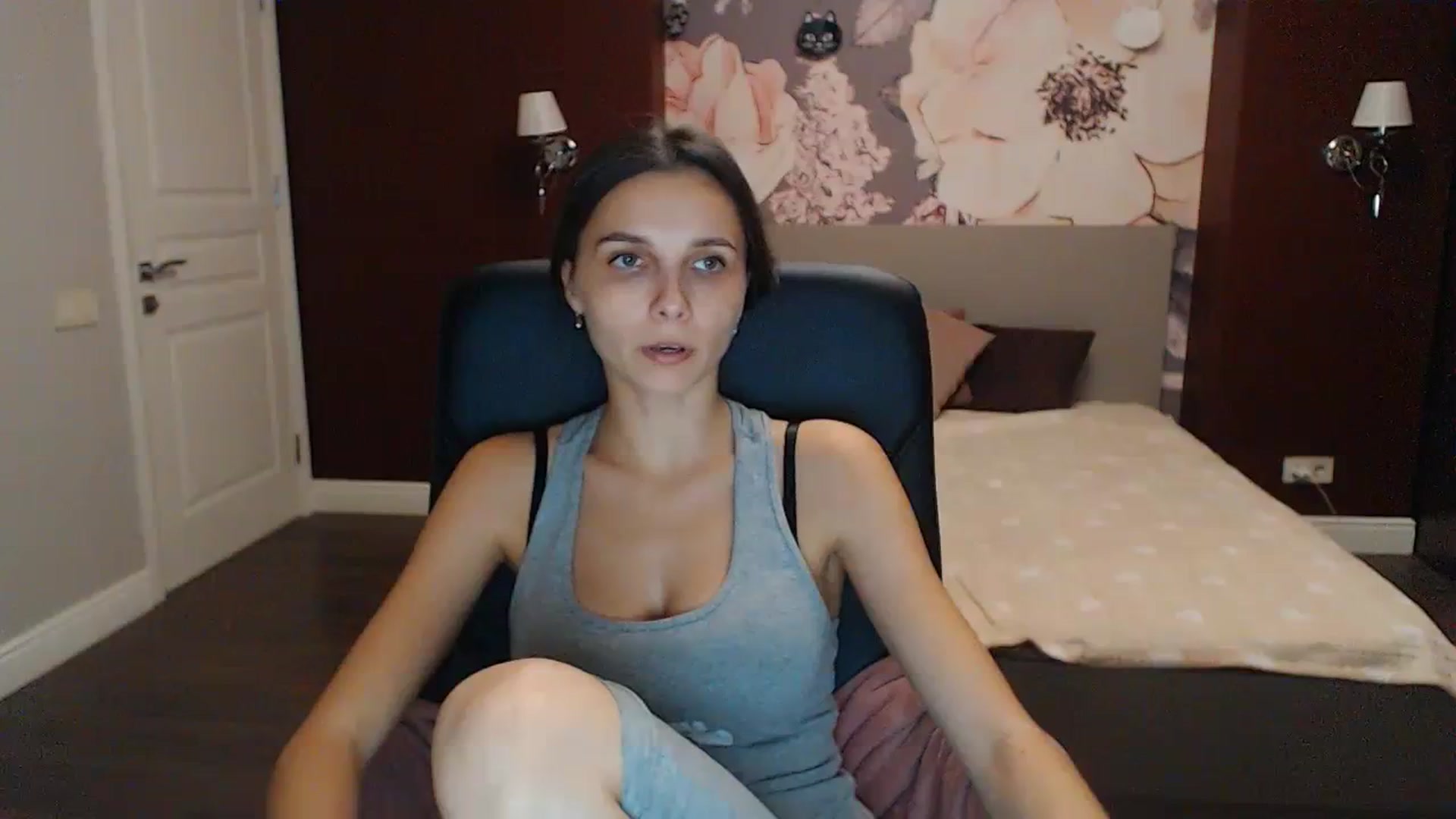 Gallery image thumbnail from Karina_Mils's myfreecams stream on, 10/08/2023, 15:16 image 1 of 20