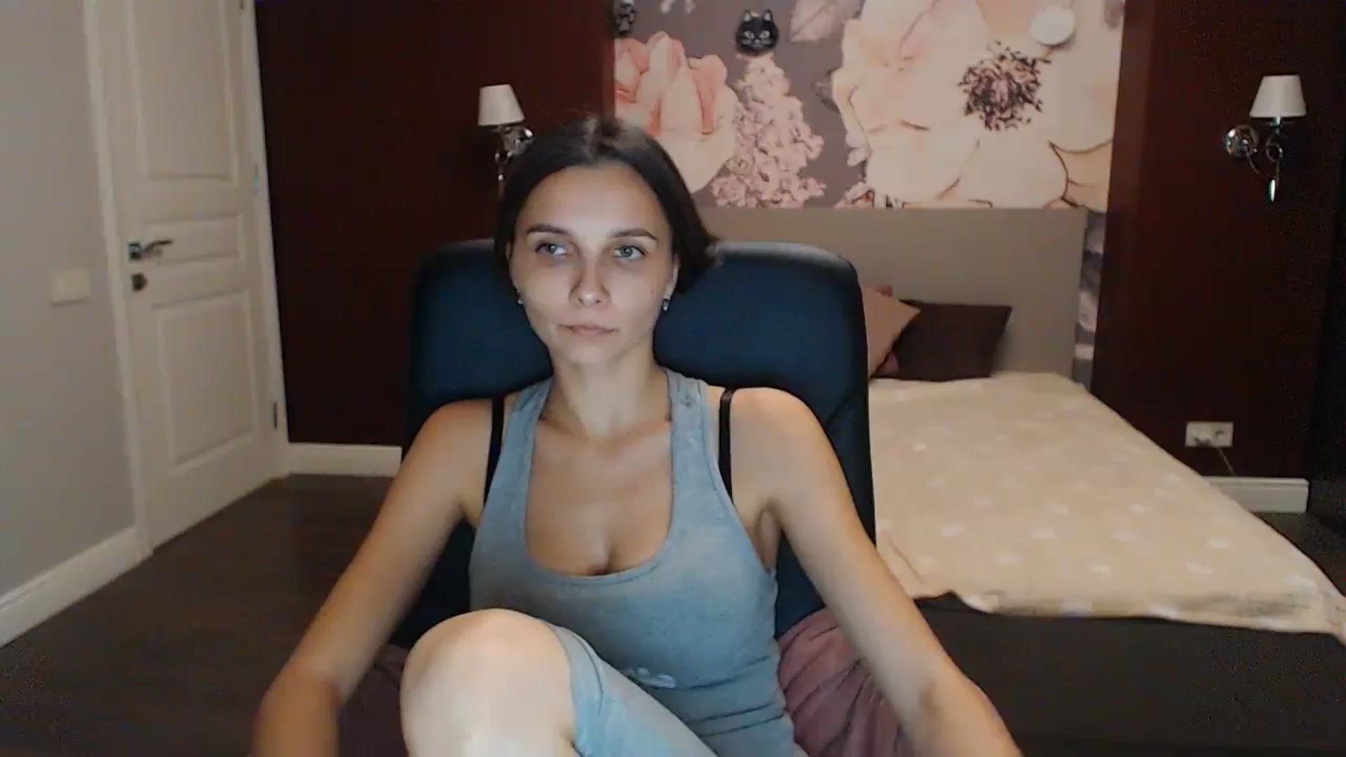 Gallery image thumbnail from Karina_Mils's myfreecams stream on, 10/08/2023, 15:16 image 2 of 20