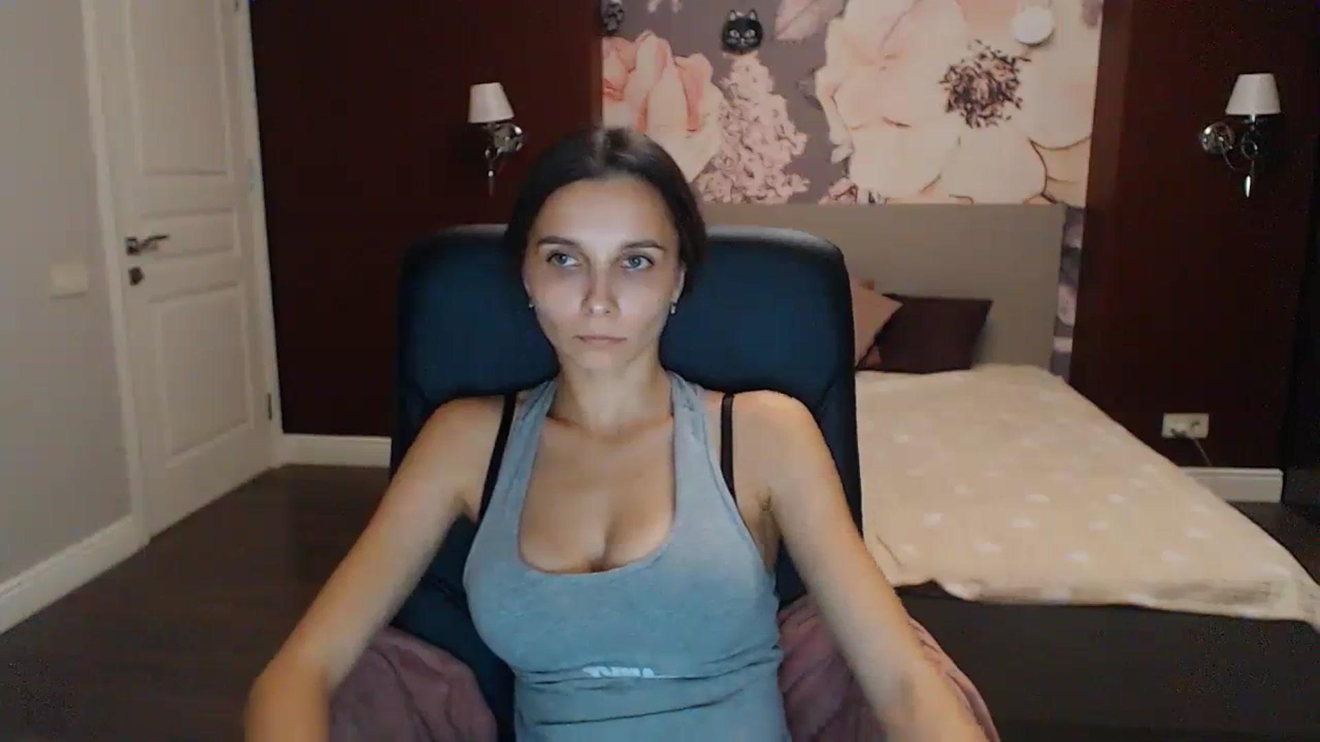 Gallery image thumbnail from Karina_Mils's myfreecams stream on, 10/08/2023, 15:37 image 12 of 20