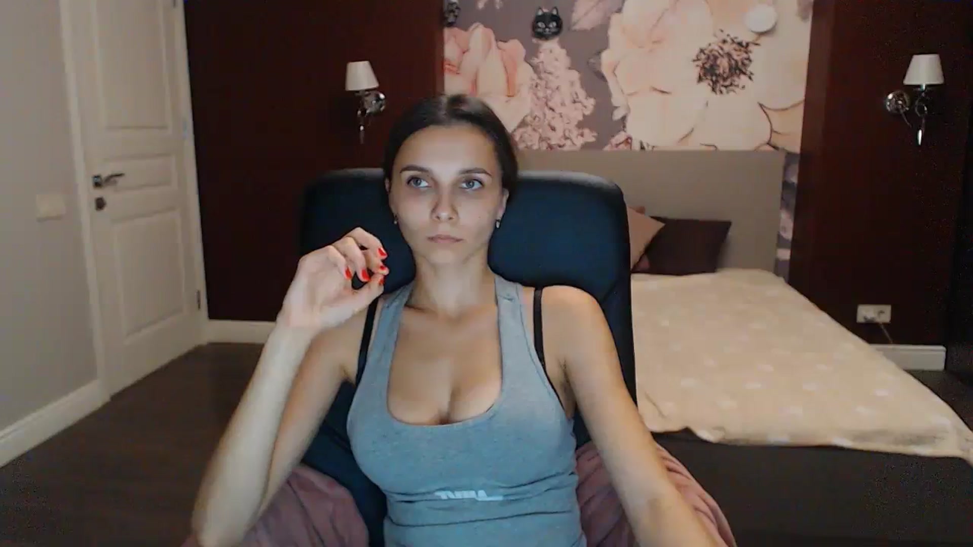 Gallery image thumbnail from Karina_Mils's myfreecams stream on, 10/08/2023, 15:37 image 4 of 20