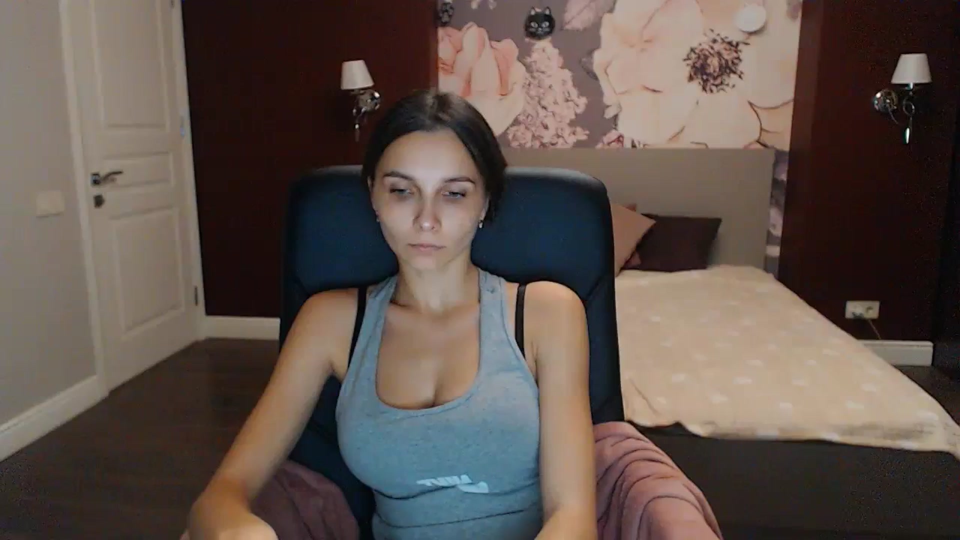 Gallery image thumbnail from Karina_Mils's myfreecams stream on, 10/08/2023, 15:37 image 1 of 20