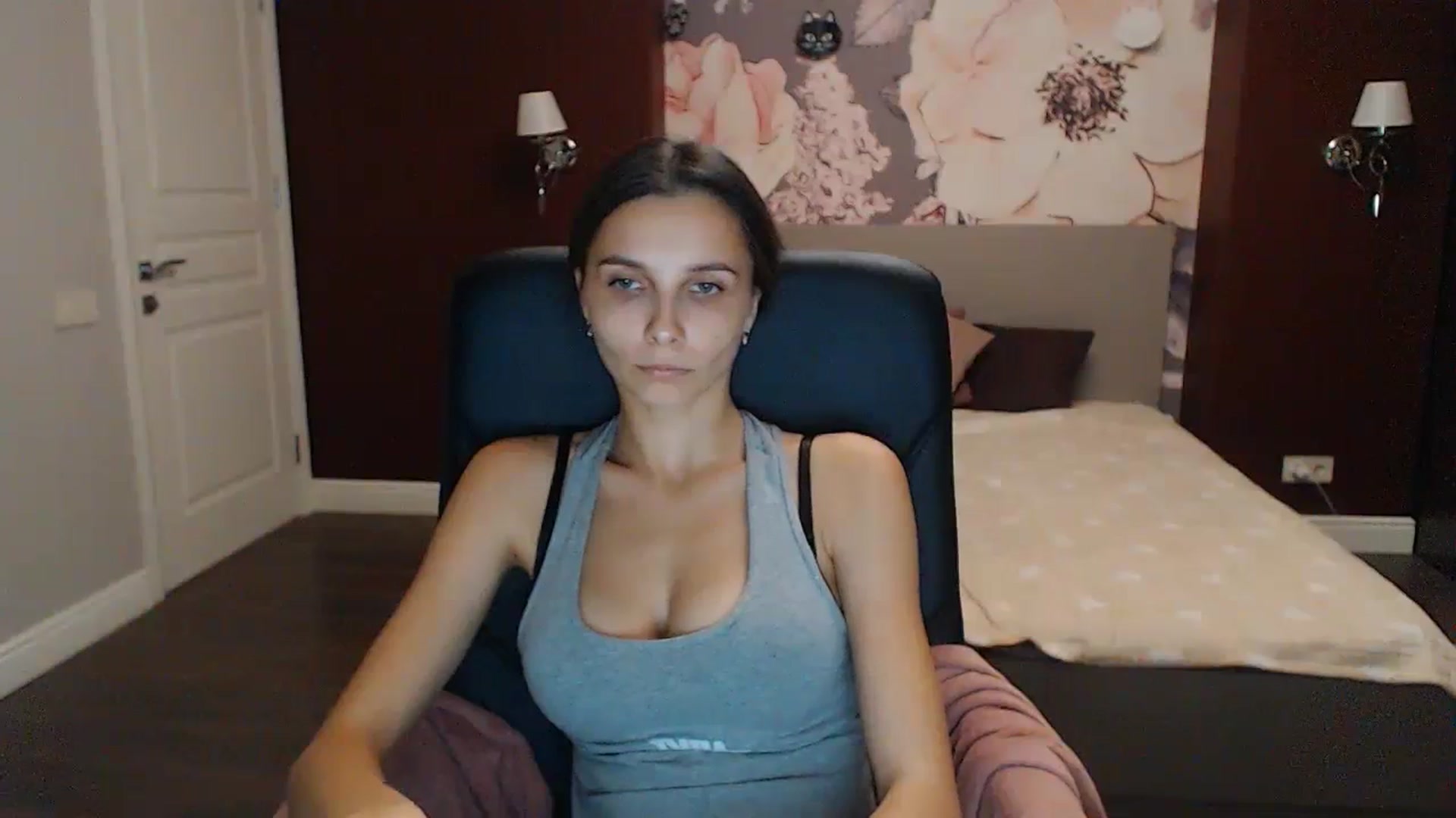 Gallery image thumbnail from Karina_Mils's myfreecams stream on, 10/08/2023, 15:37 image 9 of 20
