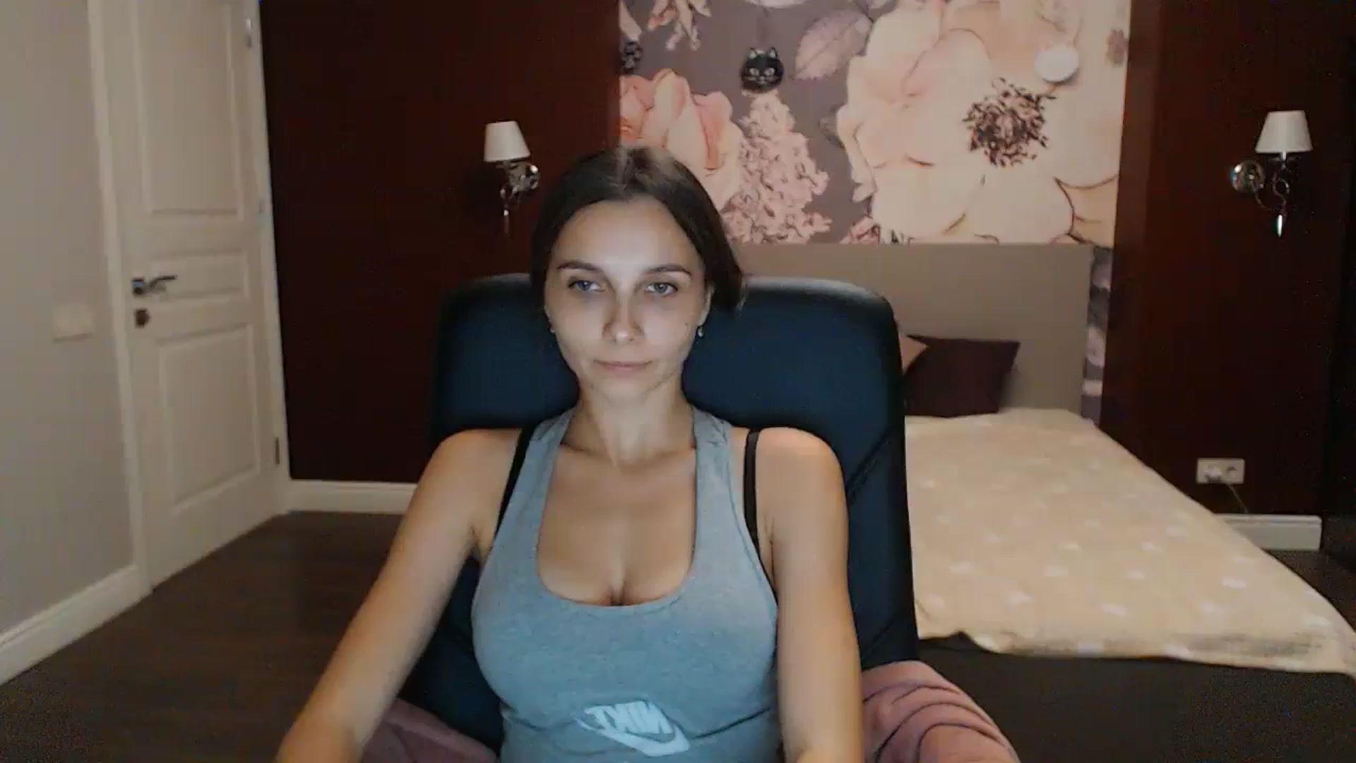 Gallery image thumbnail from Karina_Mils's myfreecams stream on, 10/08/2023, 16:01 image 1 of 20