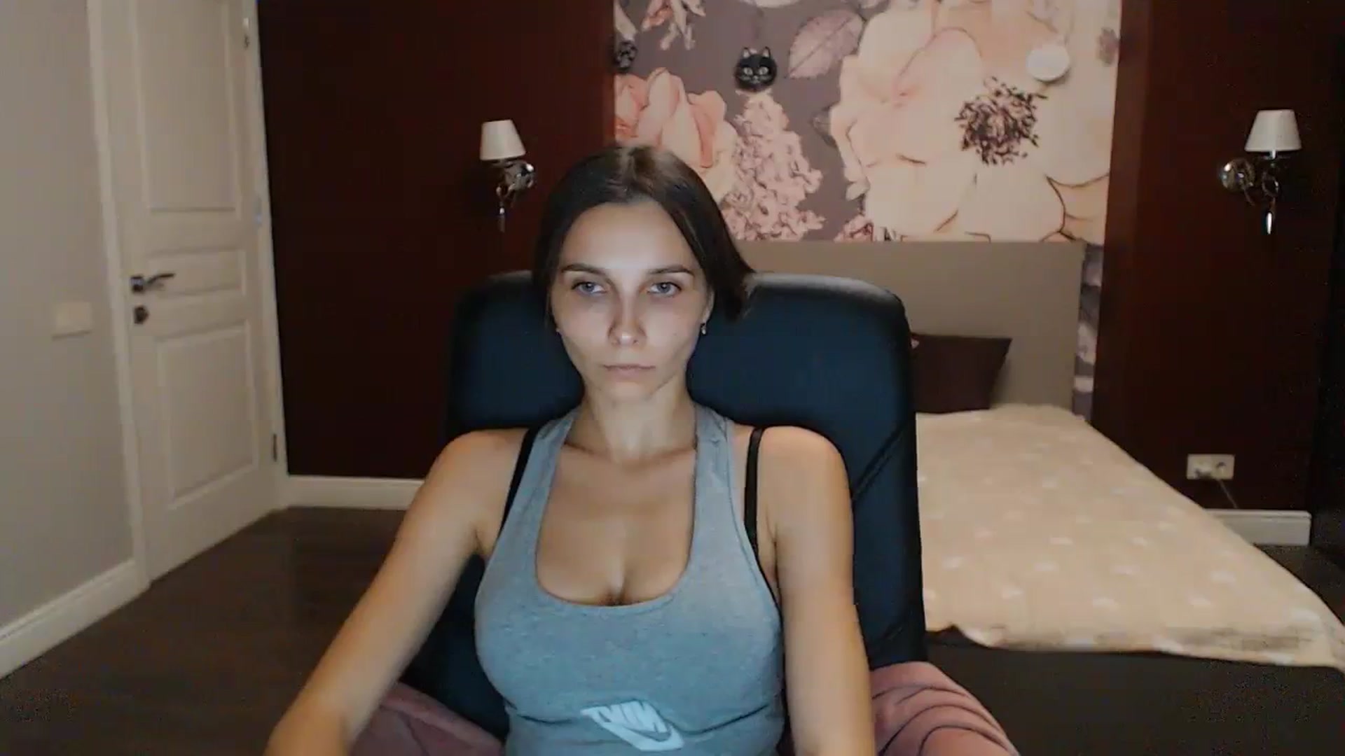 Gallery image thumbnail from Karina_Mils's myfreecams stream on, 10/08/2023, 16:01 image 6 of 20