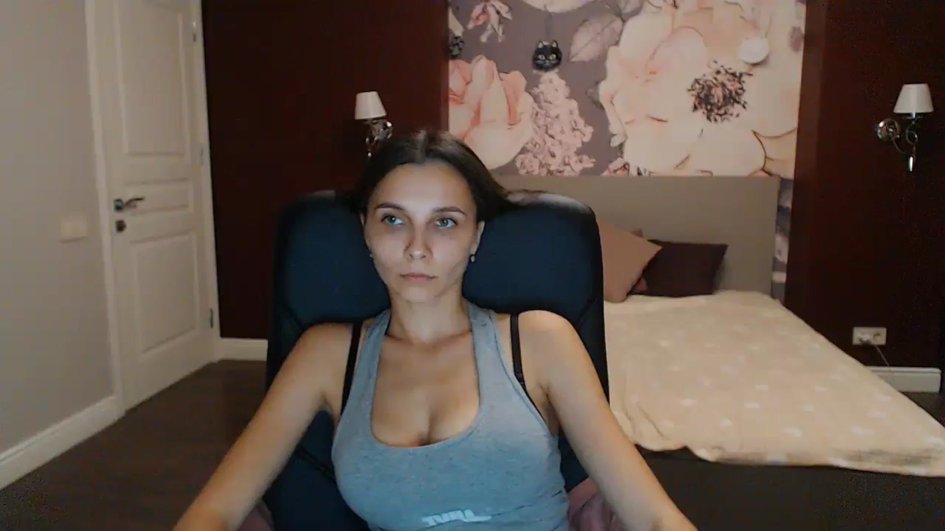 Gallery image thumbnail from Karina_Mils's myfreecams stream on, 10/08/2023, 16:54 image 11 of 20