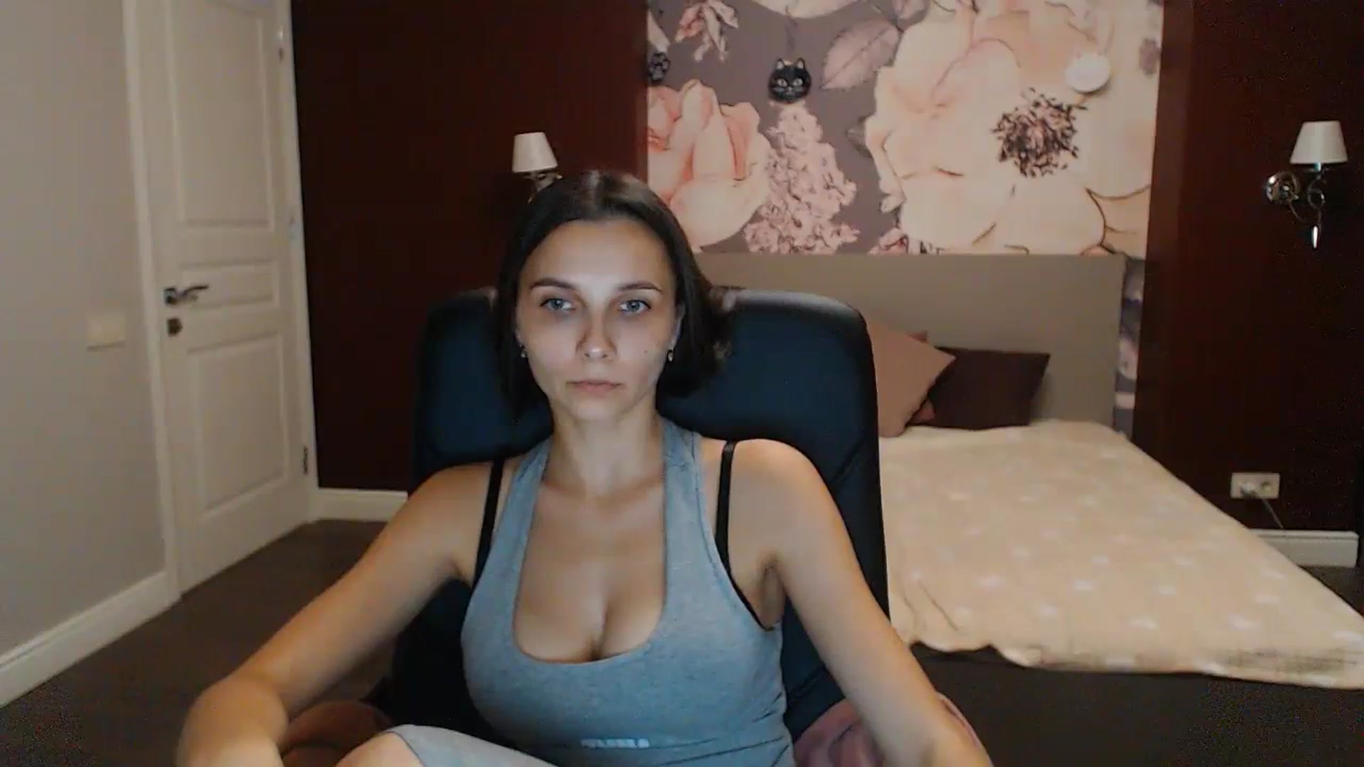Gallery image thumbnail from Karina_Mils's myfreecams stream on, 10/08/2023, 16:54 image 9 of 20