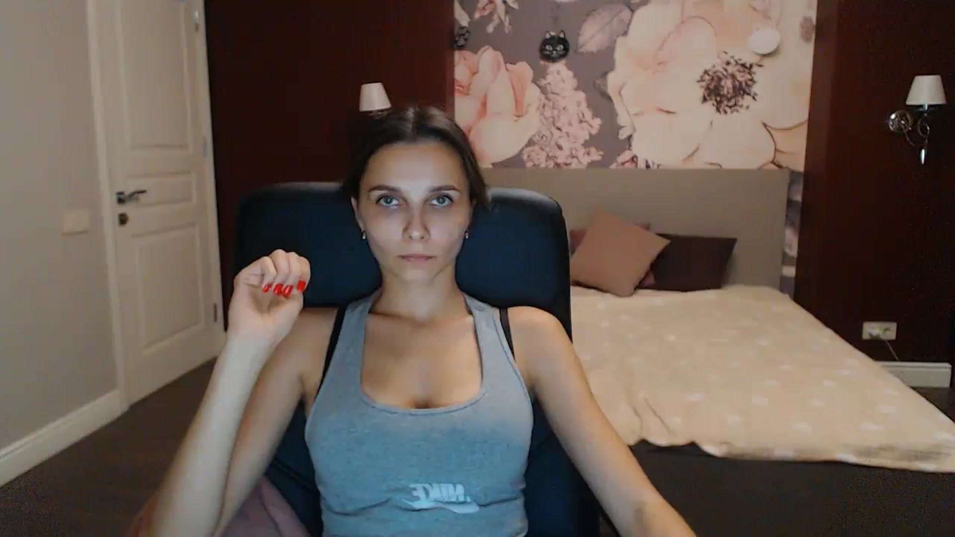 Gallery image thumbnail from Karina_Mils's myfreecams stream on, 10/08/2023, 17:36 image 15 of 20