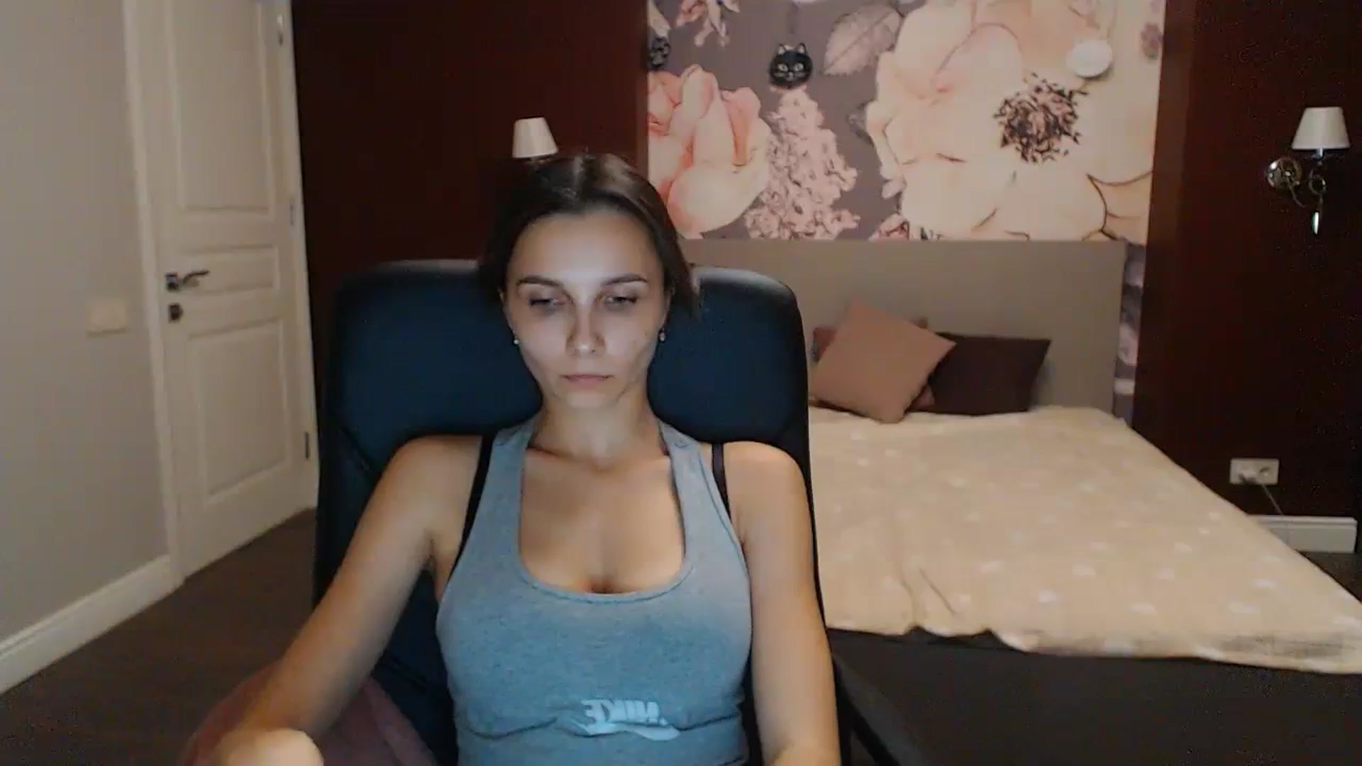 Gallery image thumbnail from Karina_Mils's myfreecams stream on, 10/08/2023, 17:36 image 19 of 20