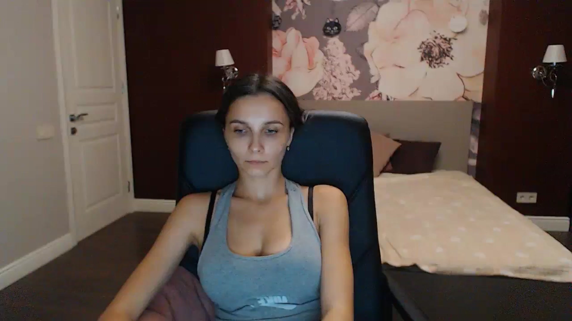 Gallery image thumbnail from Karina_Mils's myfreecams stream on, 10/08/2023, 17:59 image 6 of 20