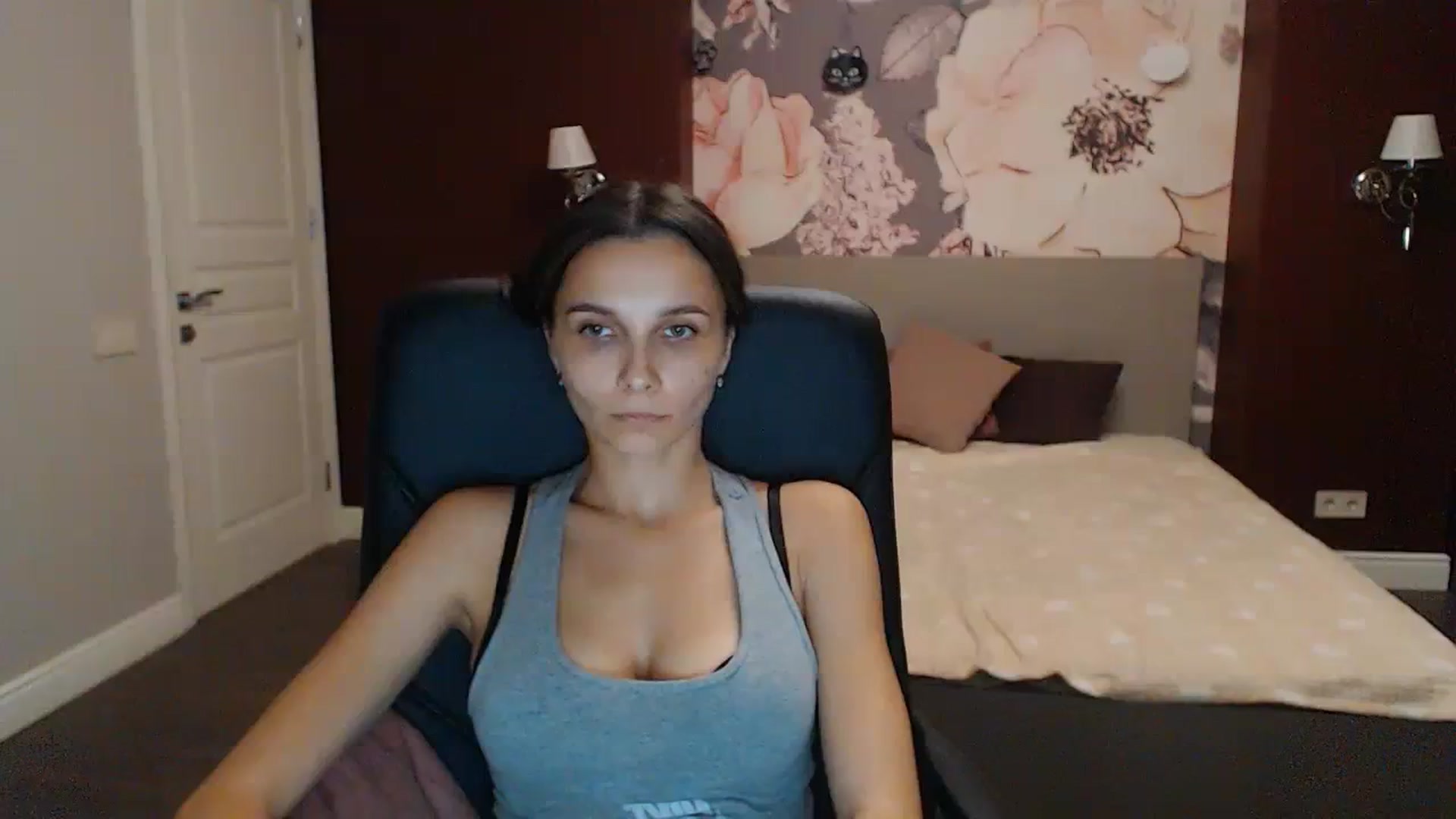 Gallery image thumbnail from Karina_Mils's myfreecams stream on, 10/08/2023, 17:59 image 1 of 20