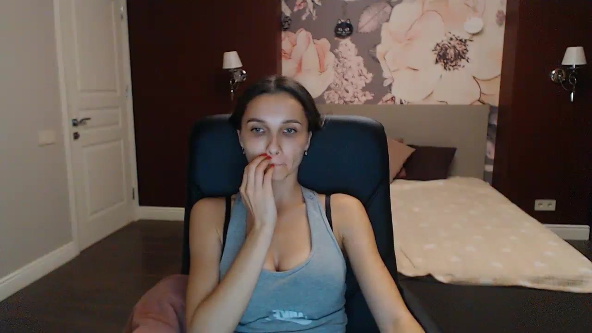 Gallery image thumbnail from Karina_Mils's myfreecams stream on, 10/08/2023, 17:59 image 5 of 20