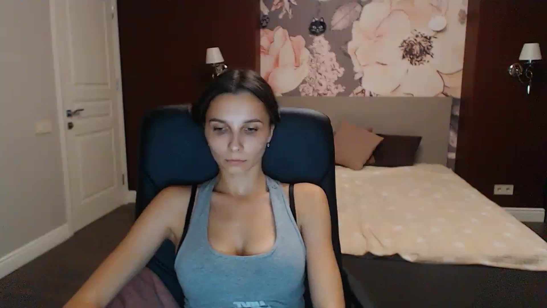 Gallery image thumbnail from Karina_Mils's myfreecams stream on, 10/08/2023, 17:59 image 2 of 20
