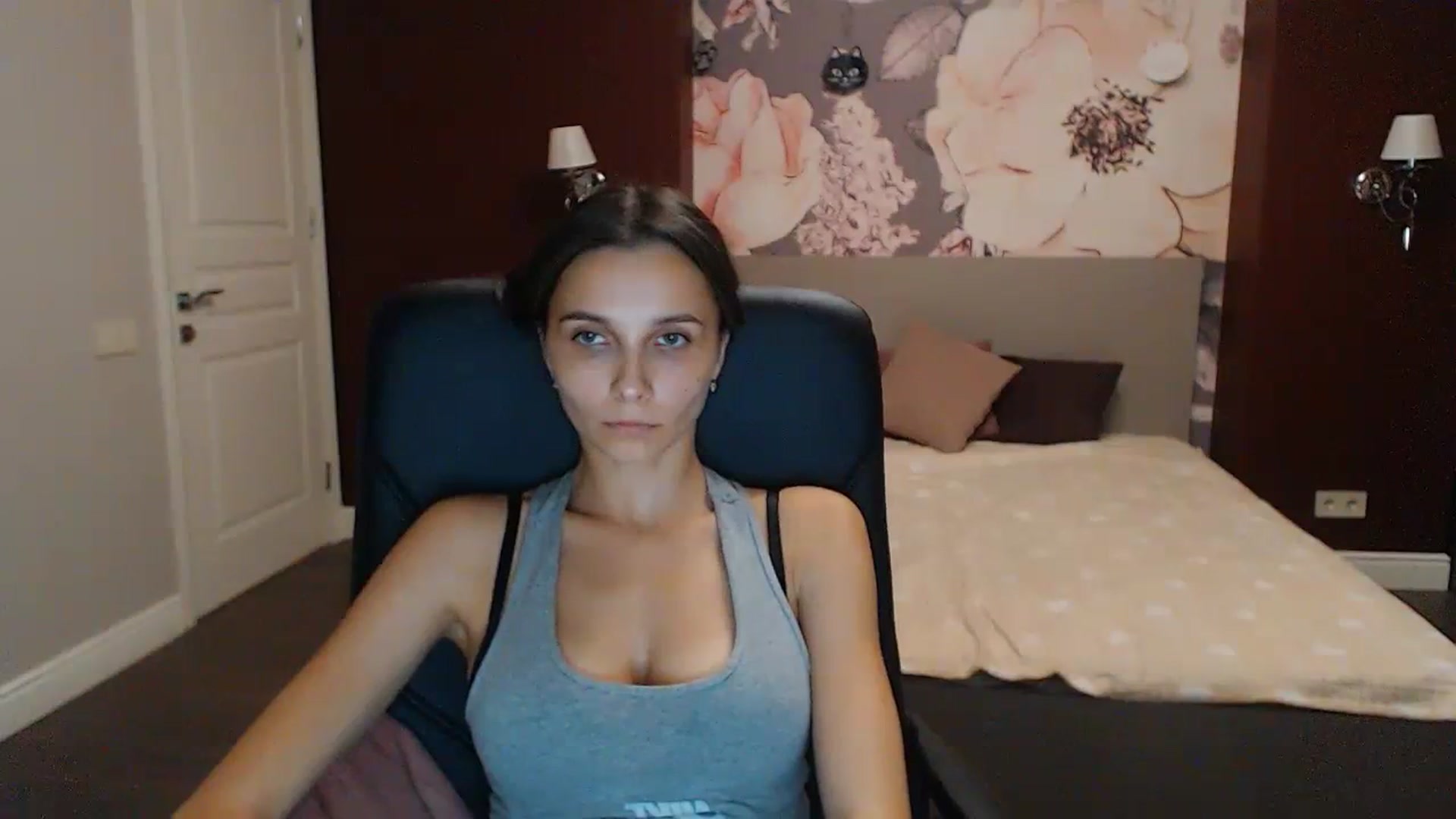 Gallery image thumbnail from Karina_Mils's myfreecams stream on, 10/08/2023, 17:59 image 3 of 20