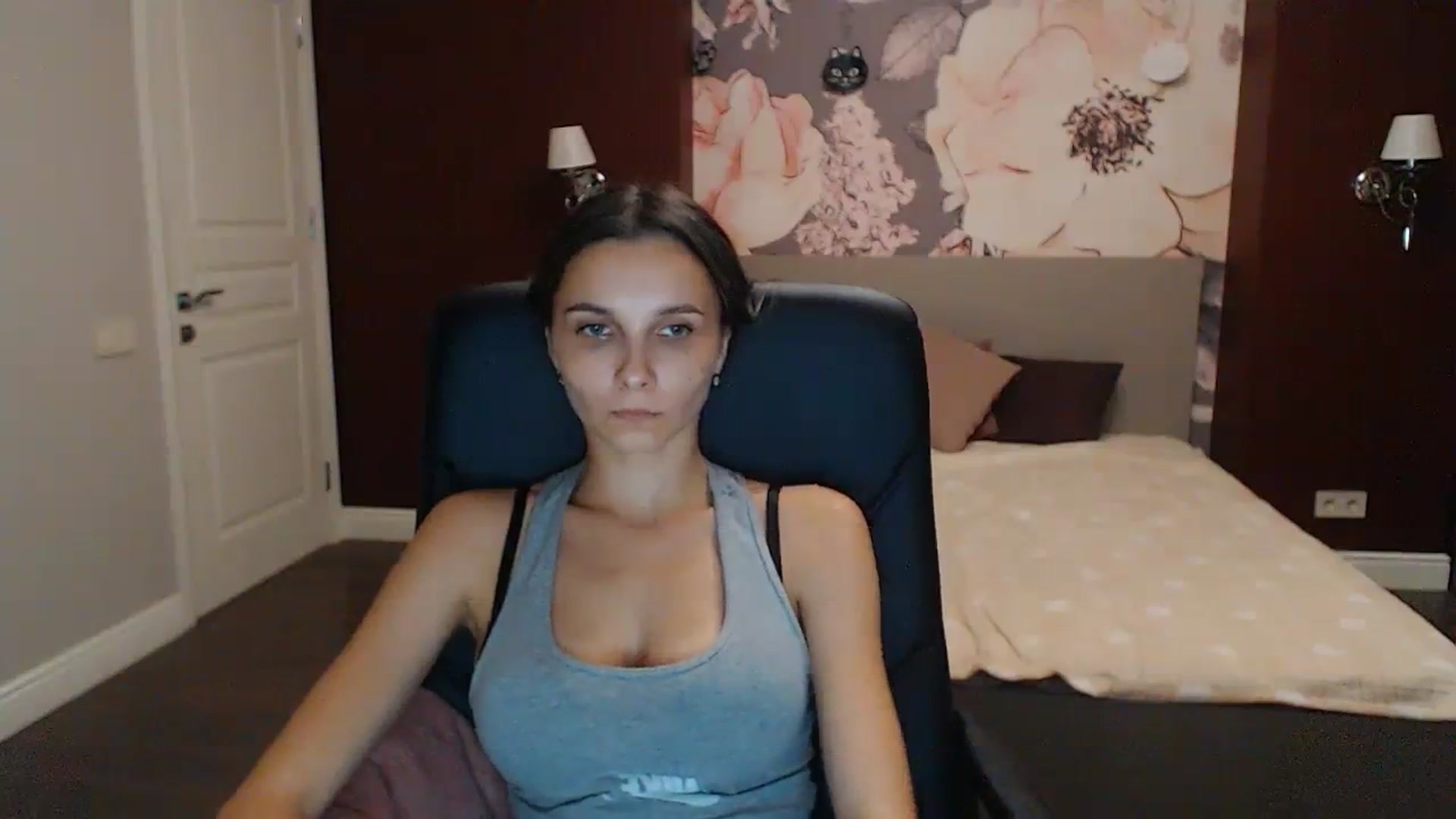 Gallery image thumbnail from Karina_Mils's myfreecams stream on, 10/08/2023, 17:59 image 7 of 20