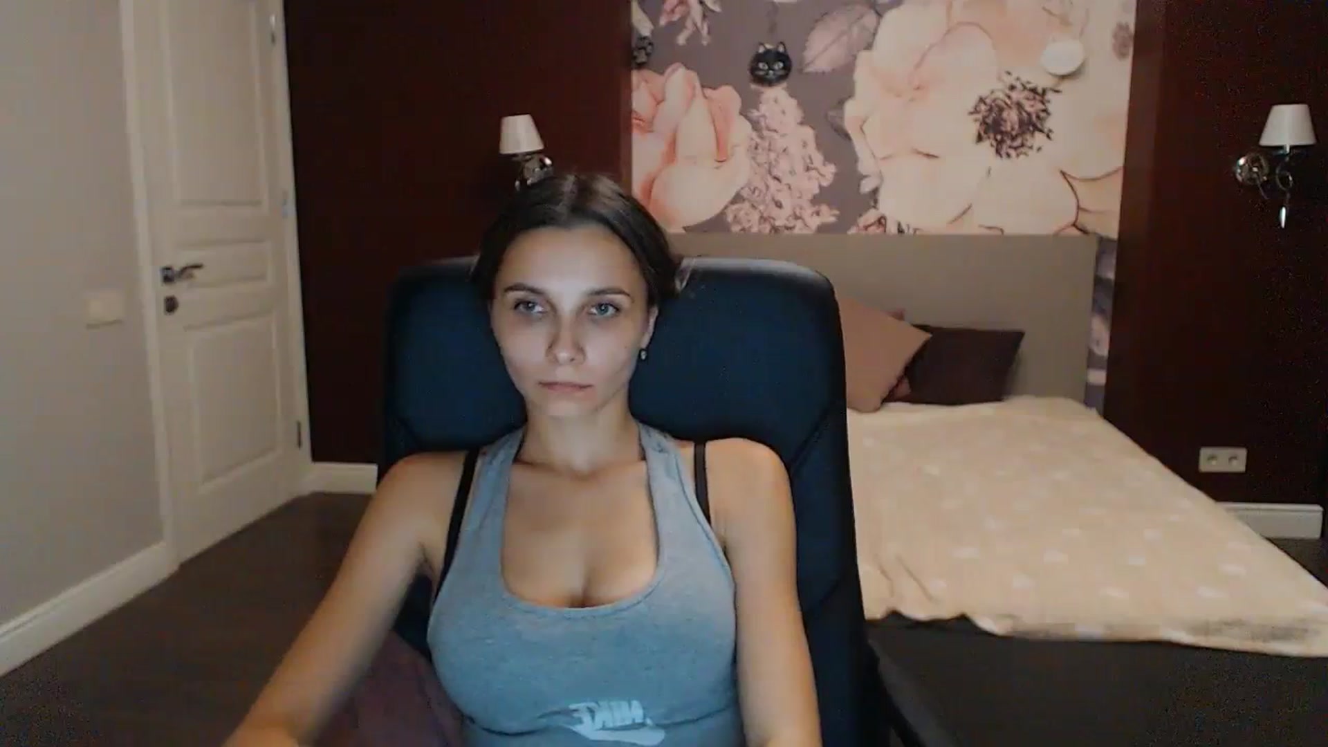 Gallery image thumbnail from Karina_Mils's myfreecams stream on, 10/08/2023, 17:59 image 16 of 20