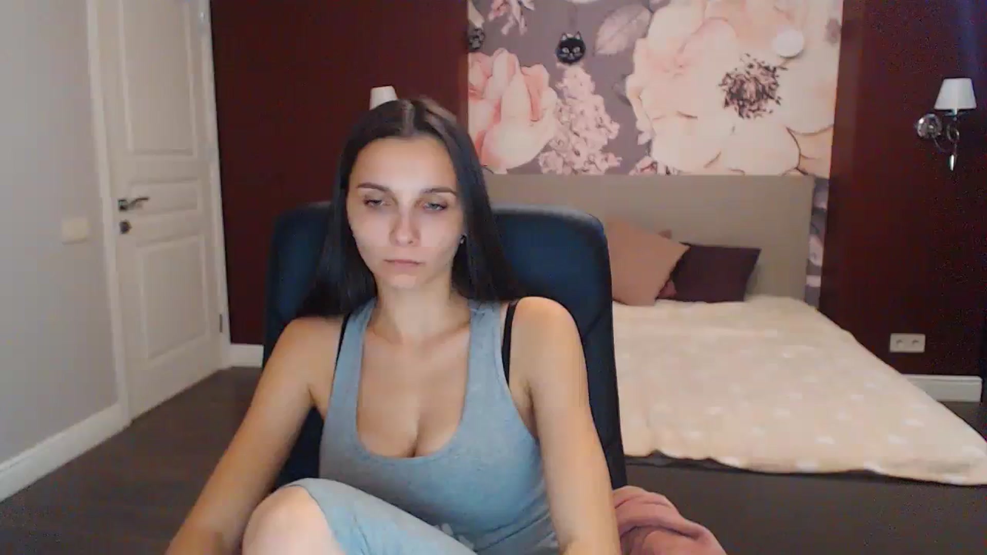 Gallery image thumbnail from Karina_Mils's myfreecams stream on, 10/09/2023, 09:19 image 18 of 20