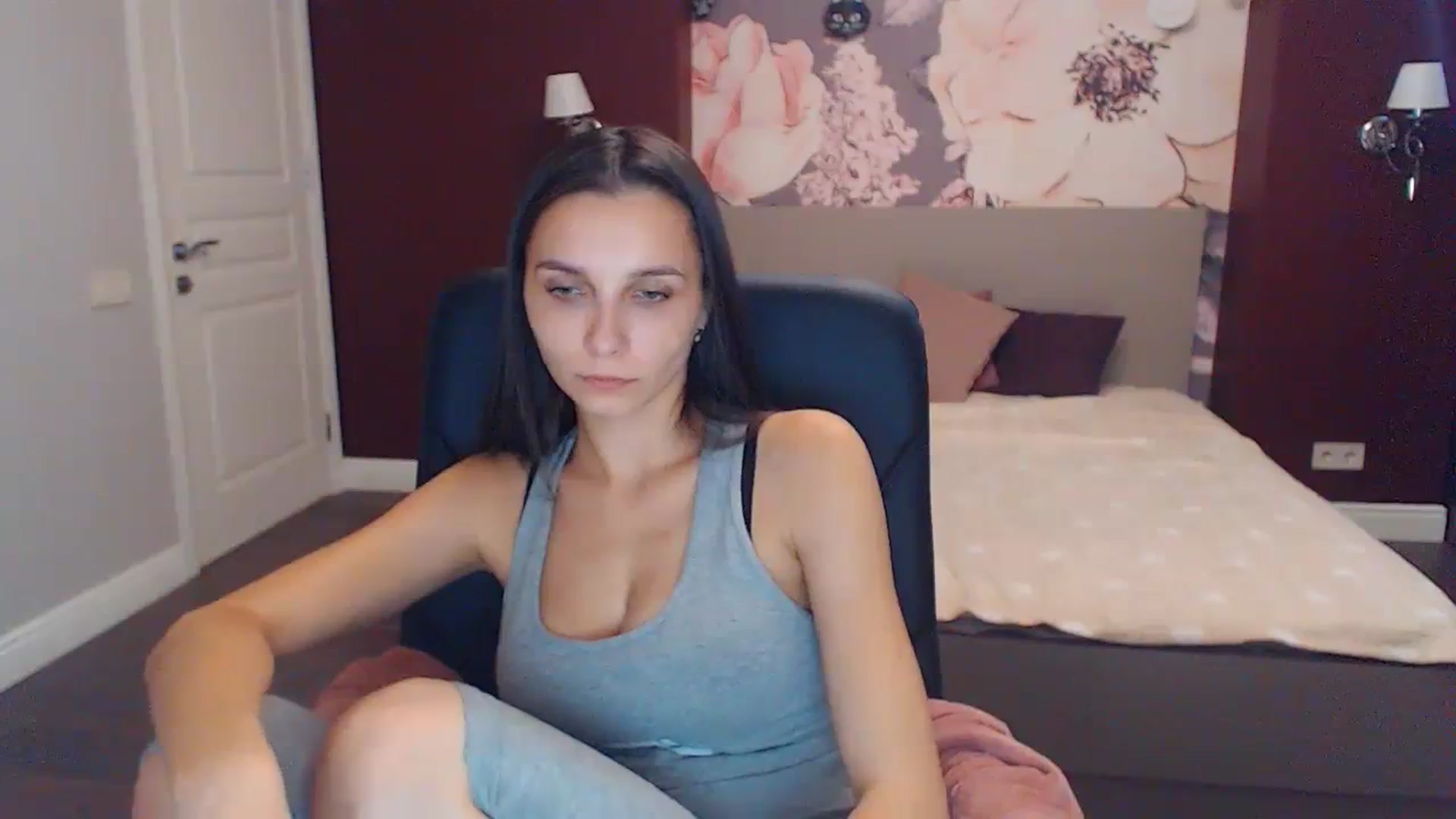 Gallery image thumbnail from Karina_Mils's myfreecams stream on, 10/09/2023, 09:19 image 4 of 20