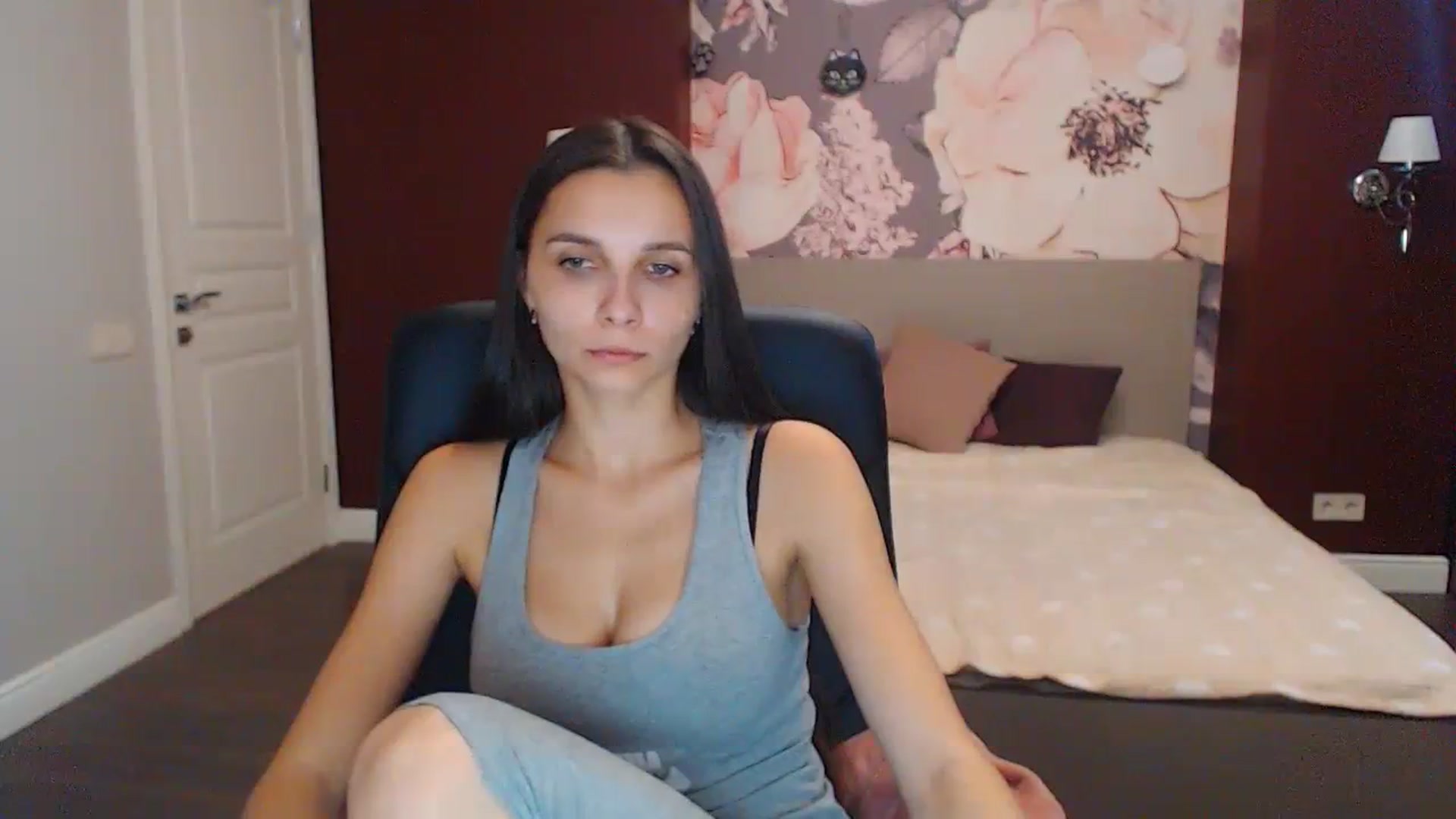 Gallery image thumbnail from Karina_Mils's myfreecams stream on, 10/09/2023, 09:19 image 15 of 20