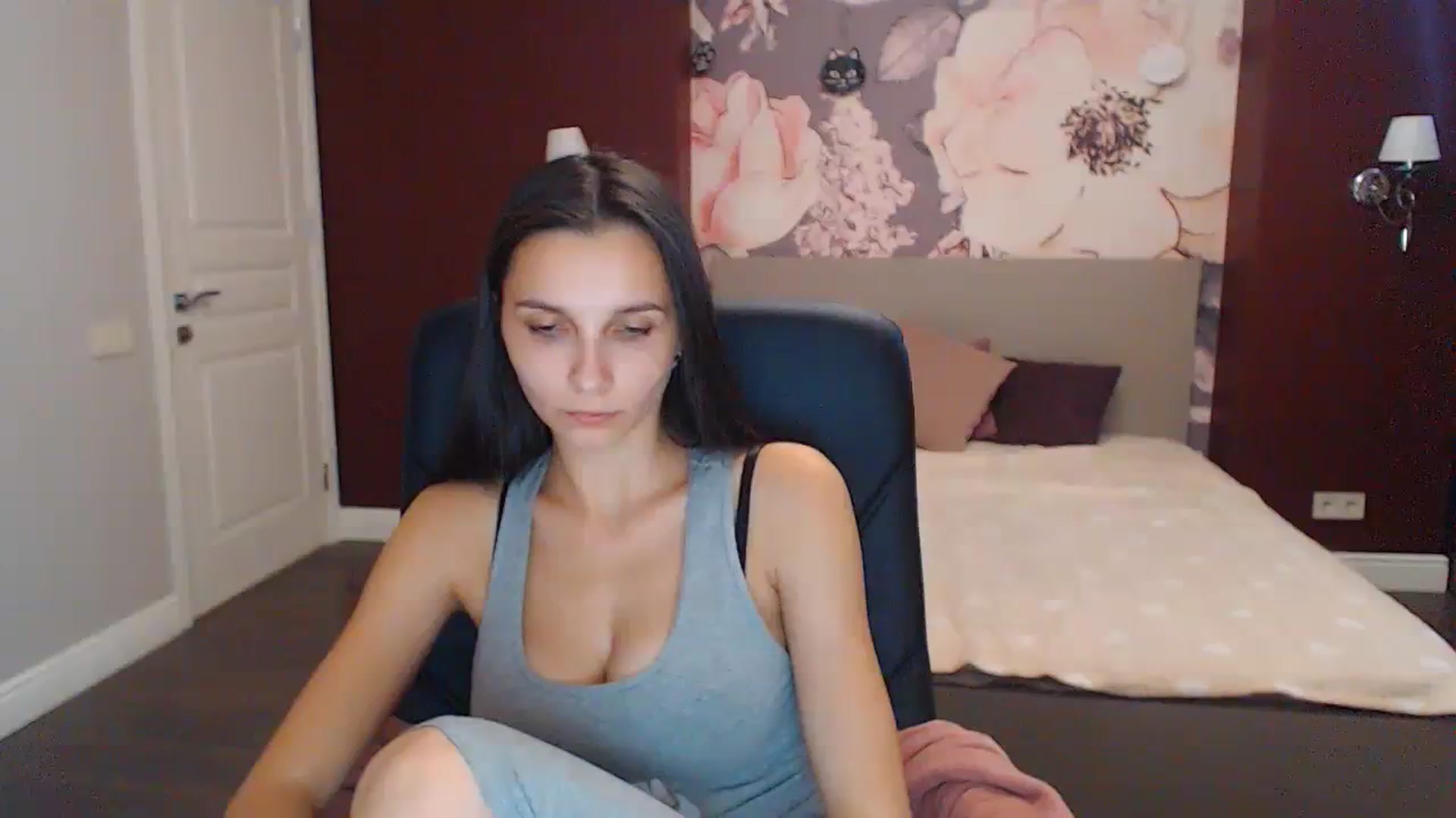 Gallery image thumbnail from Karina_Mils's myfreecams stream on, 10/09/2023, 09:19 image 20 of 20