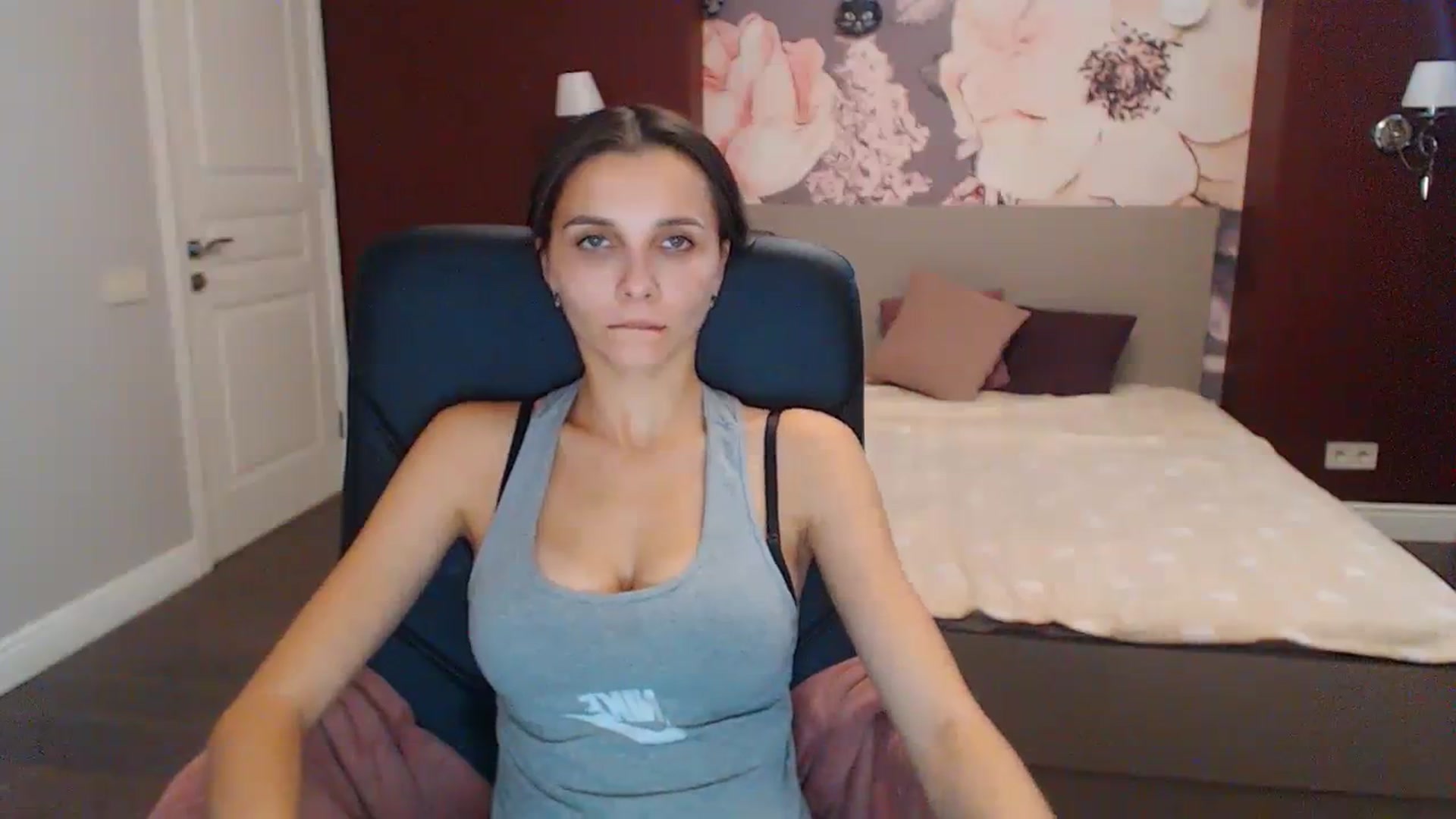 Gallery image thumbnail from Karina_Mils's myfreecams stream on, 10/09/2023, 10:36 image 2 of 20
