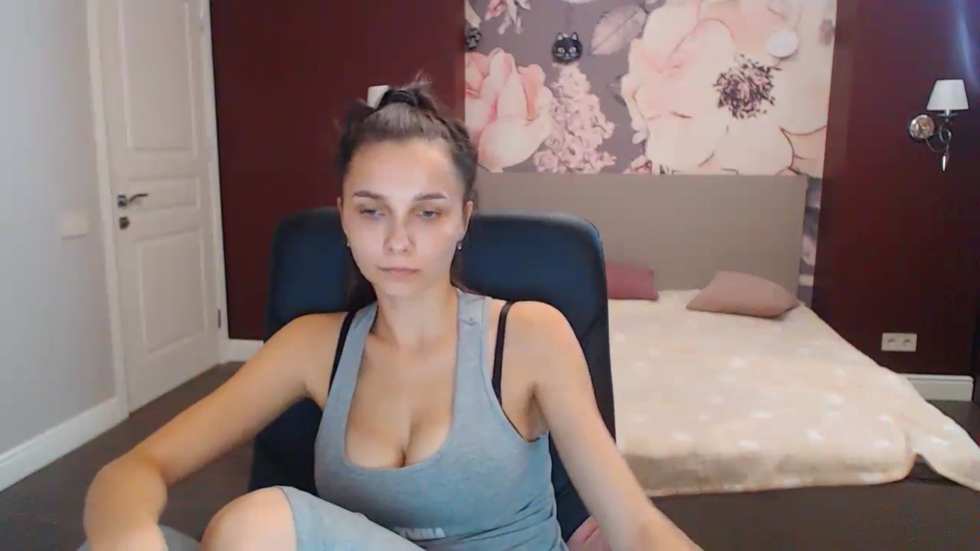 Gallery image thumbnail from Karina_Mils's myfreecams stream on, 10/12/2023, 10:57 image 6 of 20