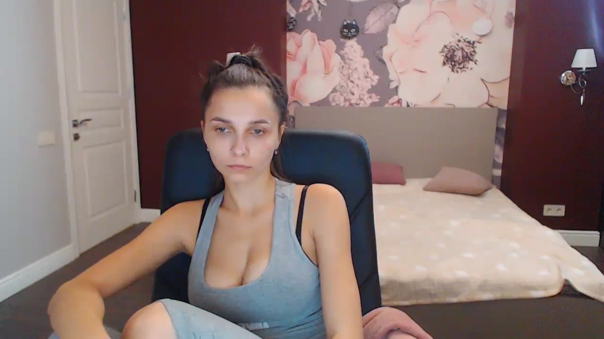 Gallery image thumbnail from Karina_Mils's myfreecams stream on, 10/12/2023, 10:57 image 5 of 20