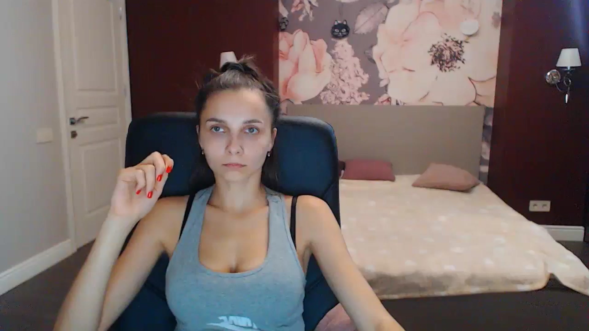 Gallery image thumbnail from Karina_Mils's myfreecams stream on, 10/12/2023, 11:38 image 16 of 20