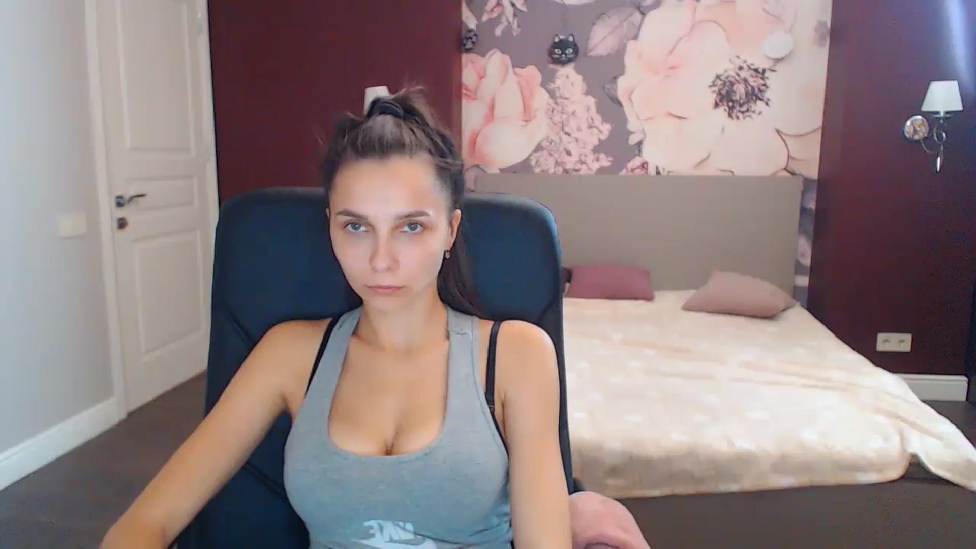 Gallery image thumbnail from Karina_Mils's myfreecams stream on, 10/12/2023, 11:38 image 12 of 20