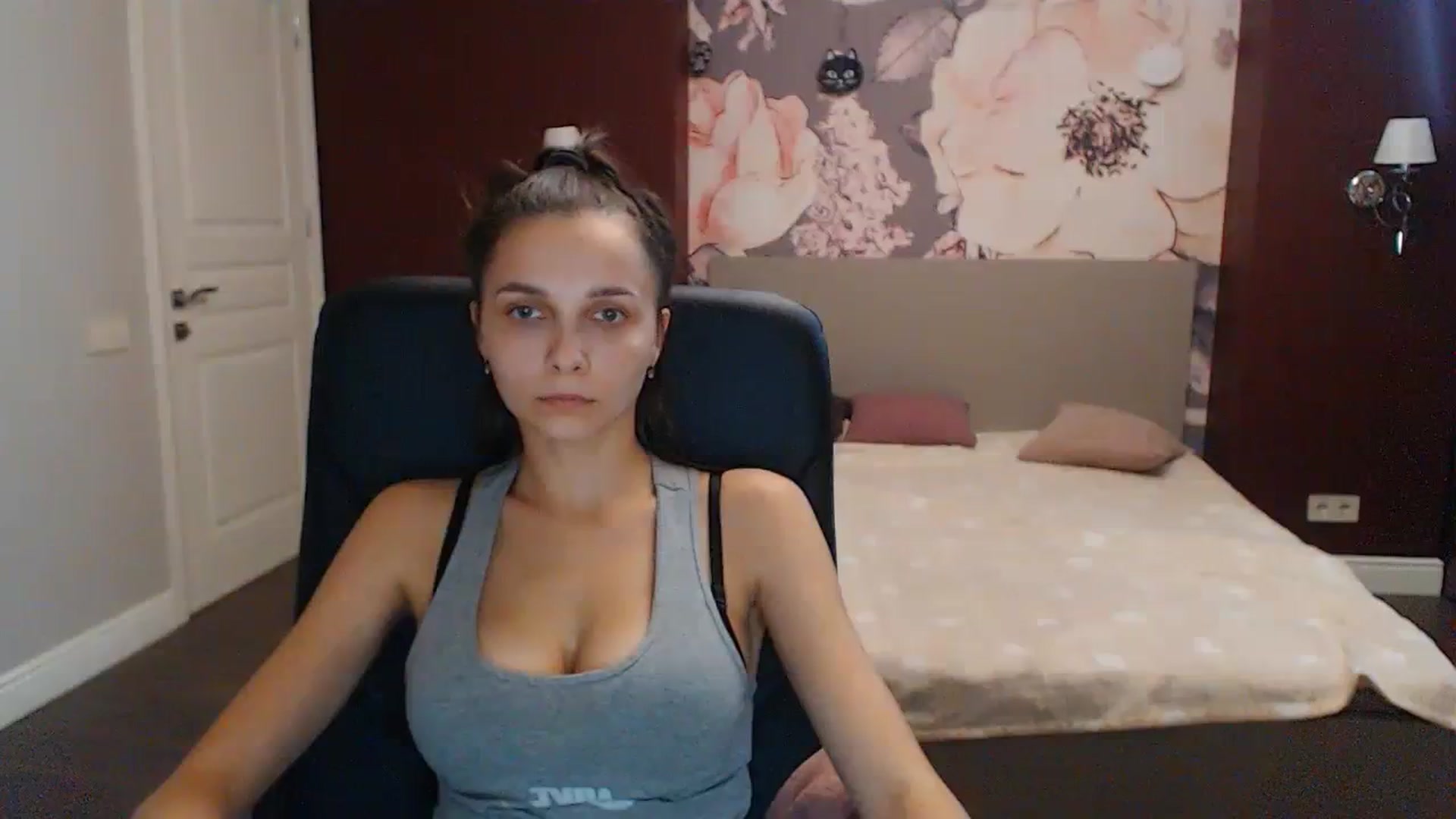 Gallery image thumbnail from Karina_Mils's myfreecams stream on, 10/12/2023, 11:38 image 1 of 20