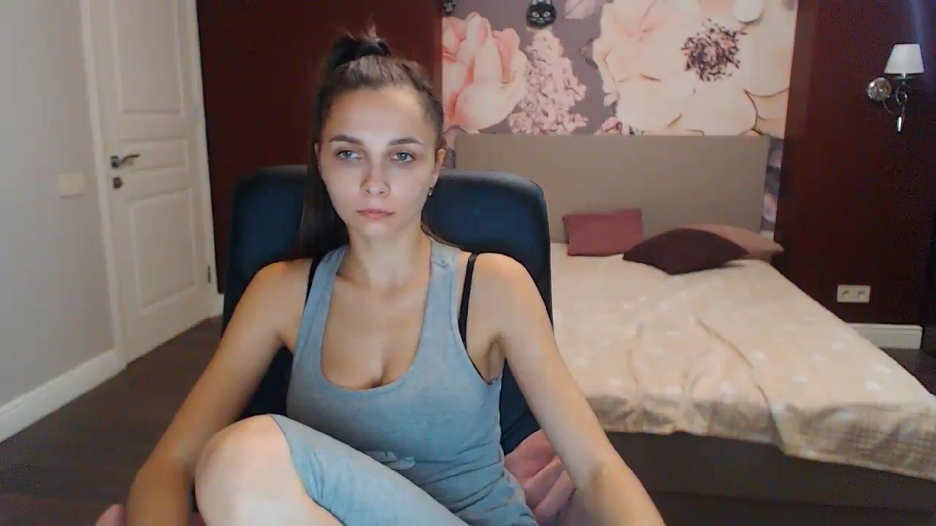 Gallery image thumbnail from Karina_Mils's myfreecams stream on, 10/13/2023, 10:50 image 18 of 20