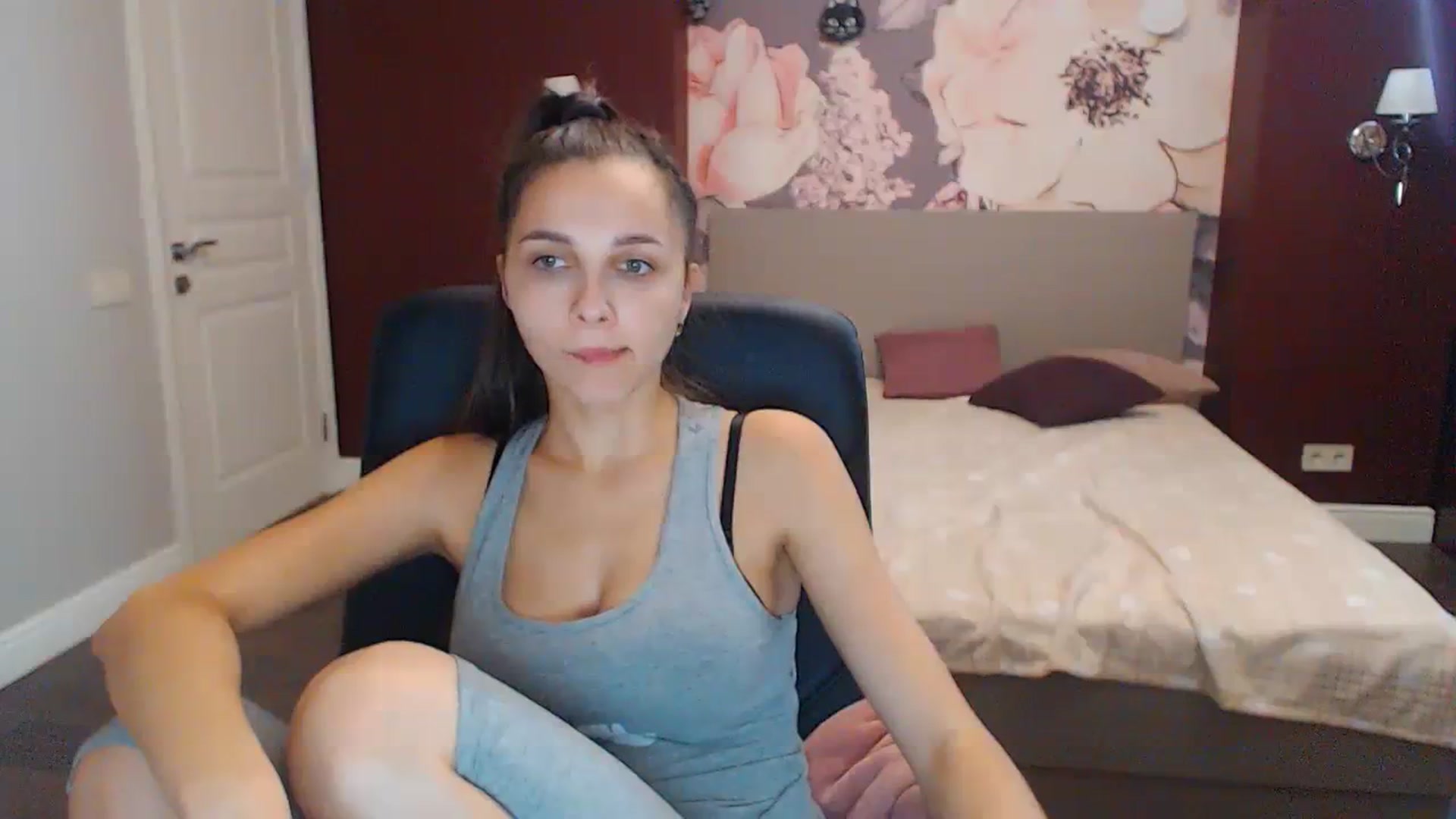 Gallery image thumbnail from Karina_Mils's myfreecams stream on, 10/13/2023, 10:50 image 8 of 20