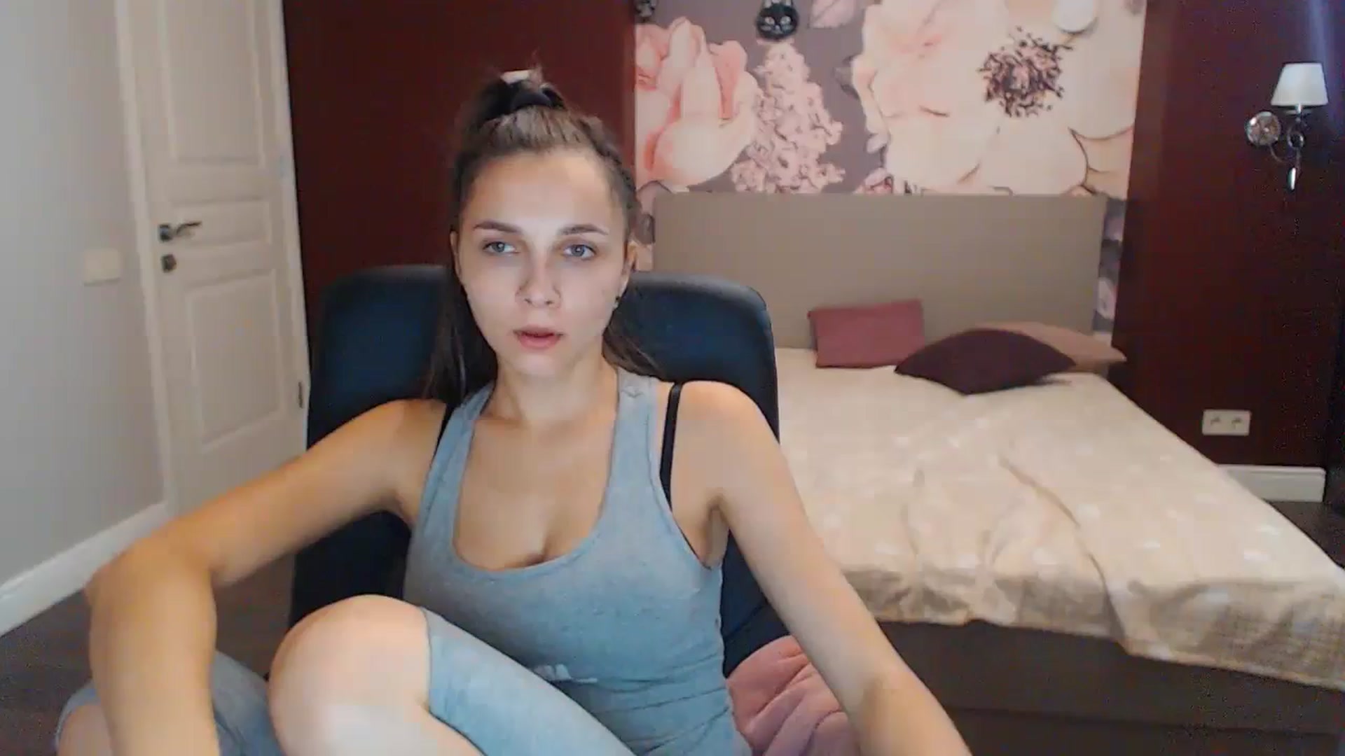 Gallery image thumbnail from Karina_Mils's myfreecams stream on, 10/13/2023, 10:50 image 9 of 20