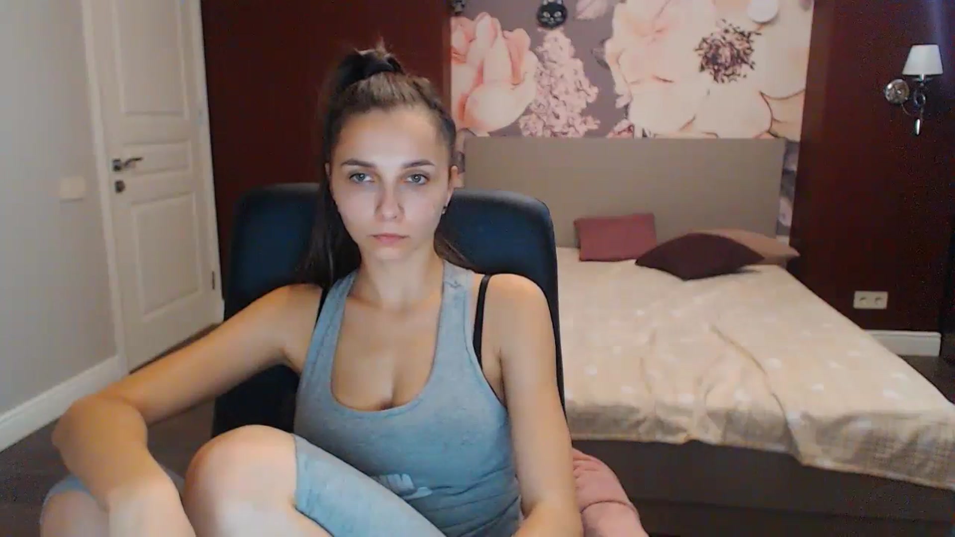 Gallery image thumbnail from Karina_Mils's myfreecams stream on, 10/13/2023, 10:50 image 15 of 20