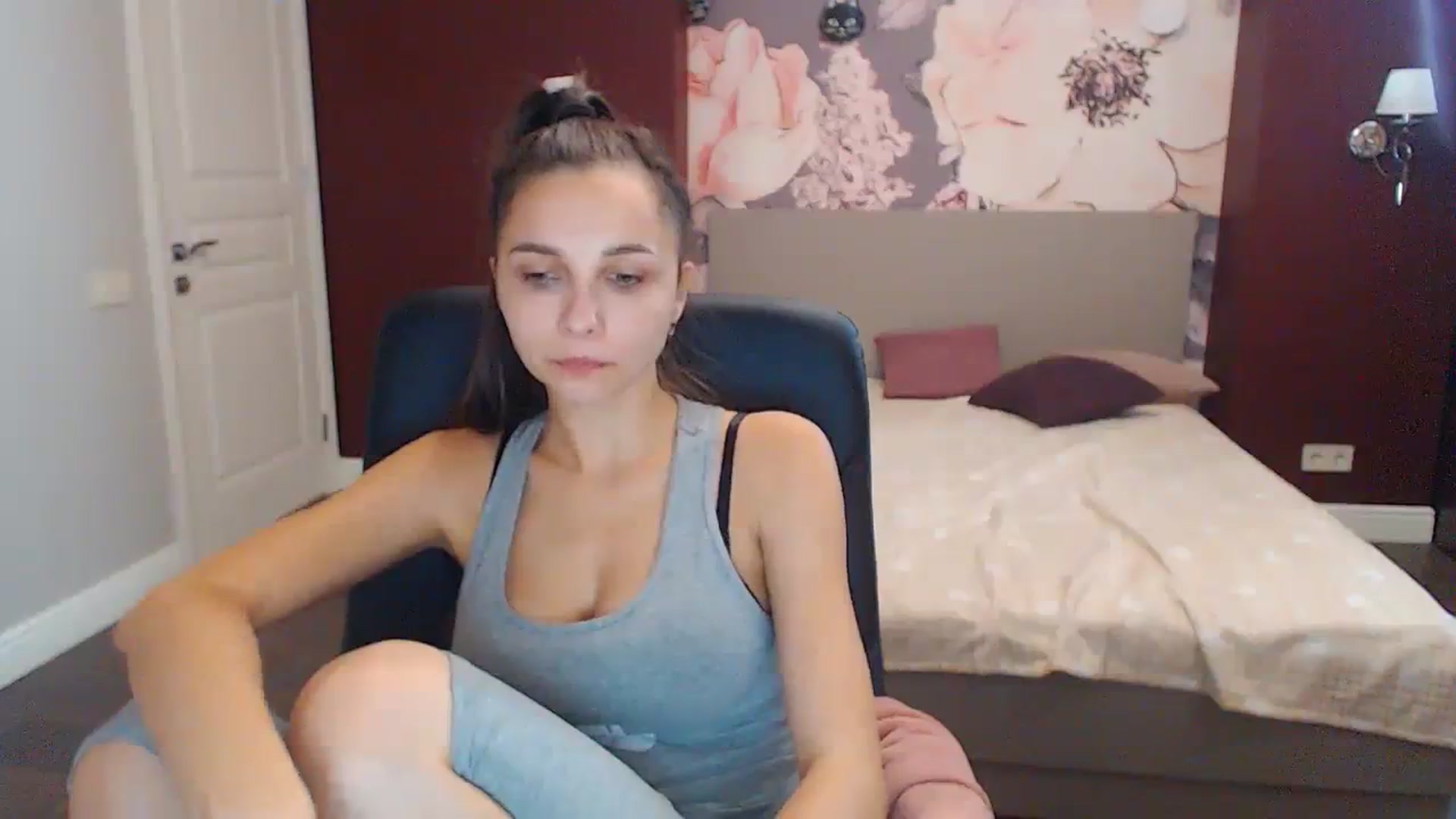 Gallery image thumbnail from Karina_Mils's myfreecams stream on, 10/13/2023, 10:50 image 3 of 20